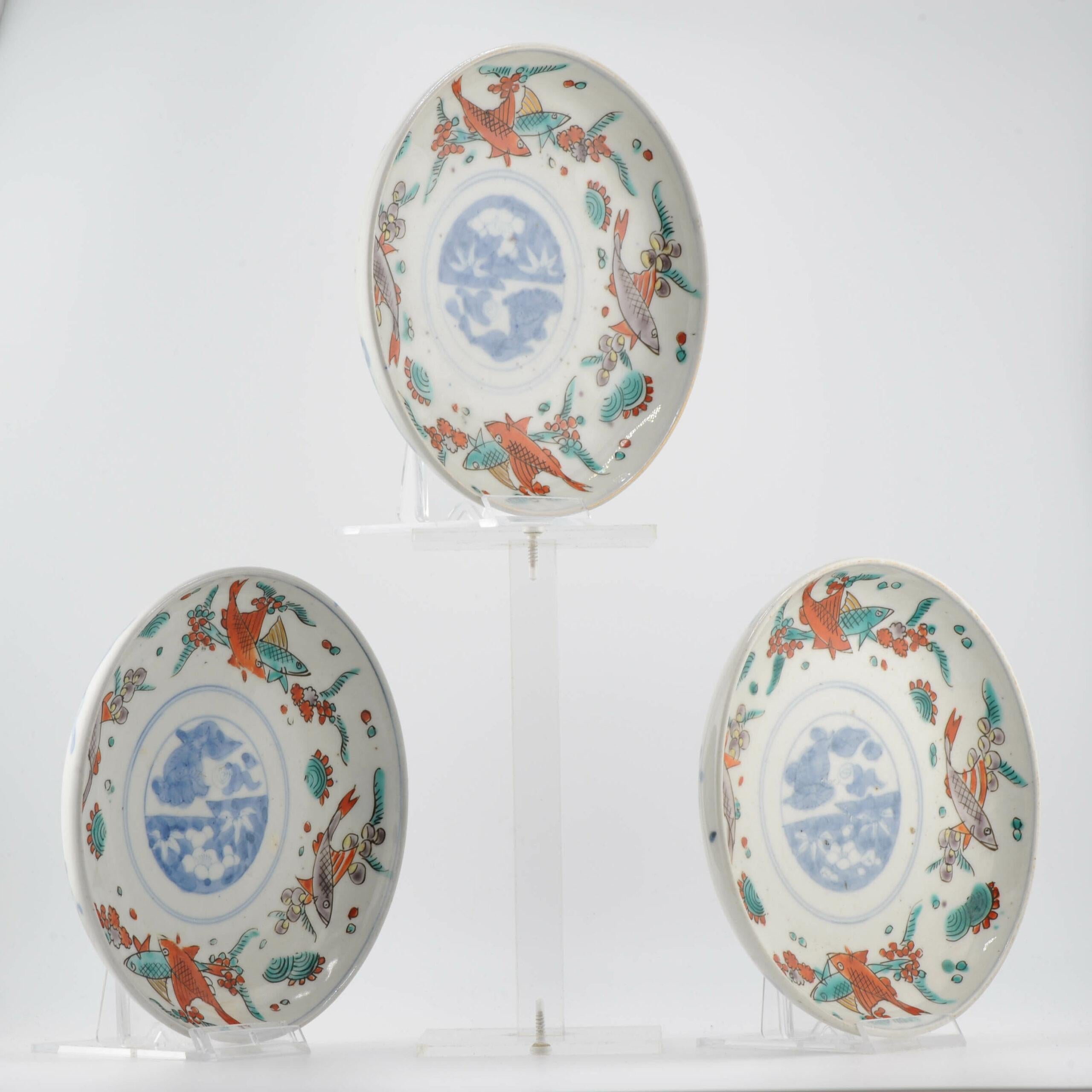 Trio di antiche porcellane giapponesi del 19° secolo di Meiji Arita, ciotola con pesci policromi in vendita 2