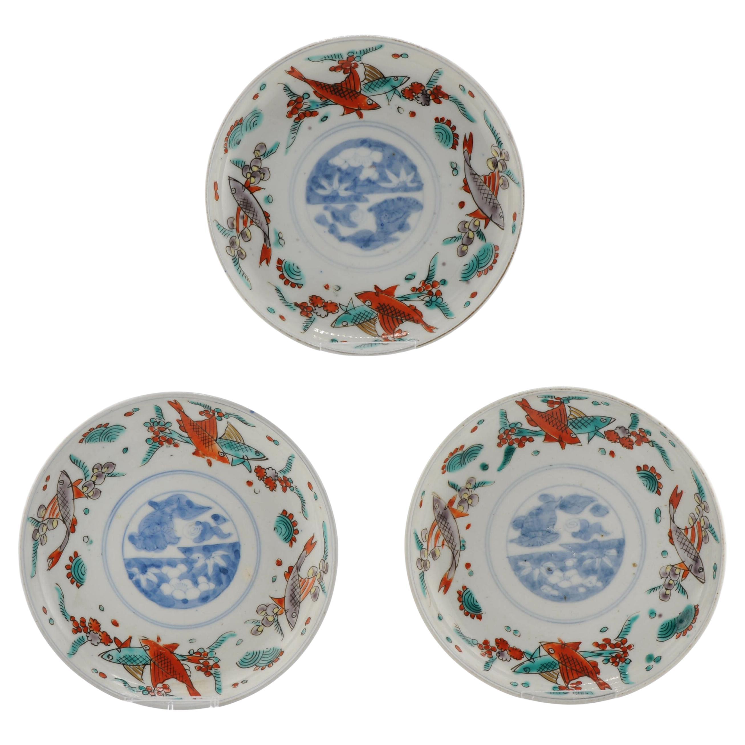 Trio Antike japanische Porzellan 19. c Meiji Arita Polychrome Schale Fische