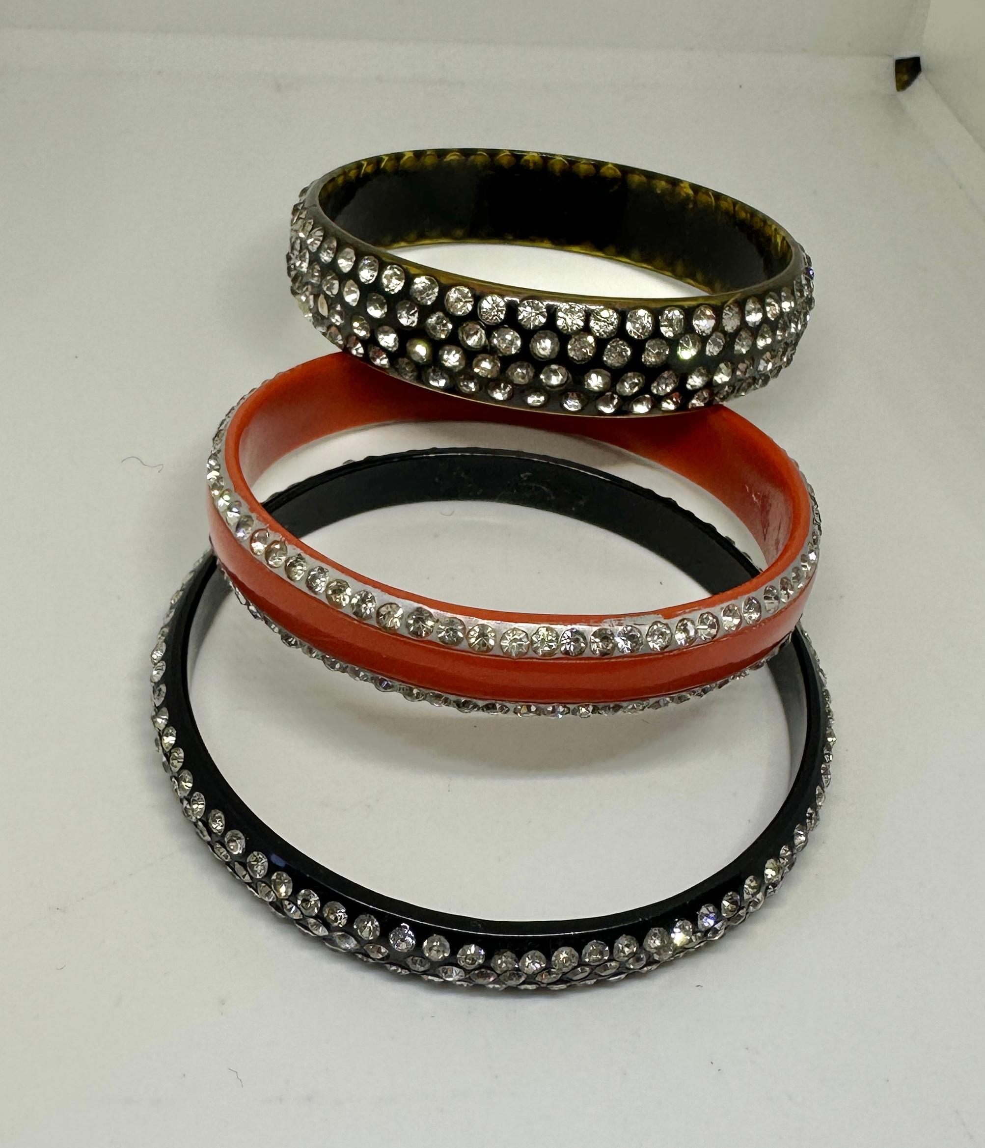 Art déco Bracelets jonc art déco Trio 1920 strasss 2 noirs 1 rouges en vente