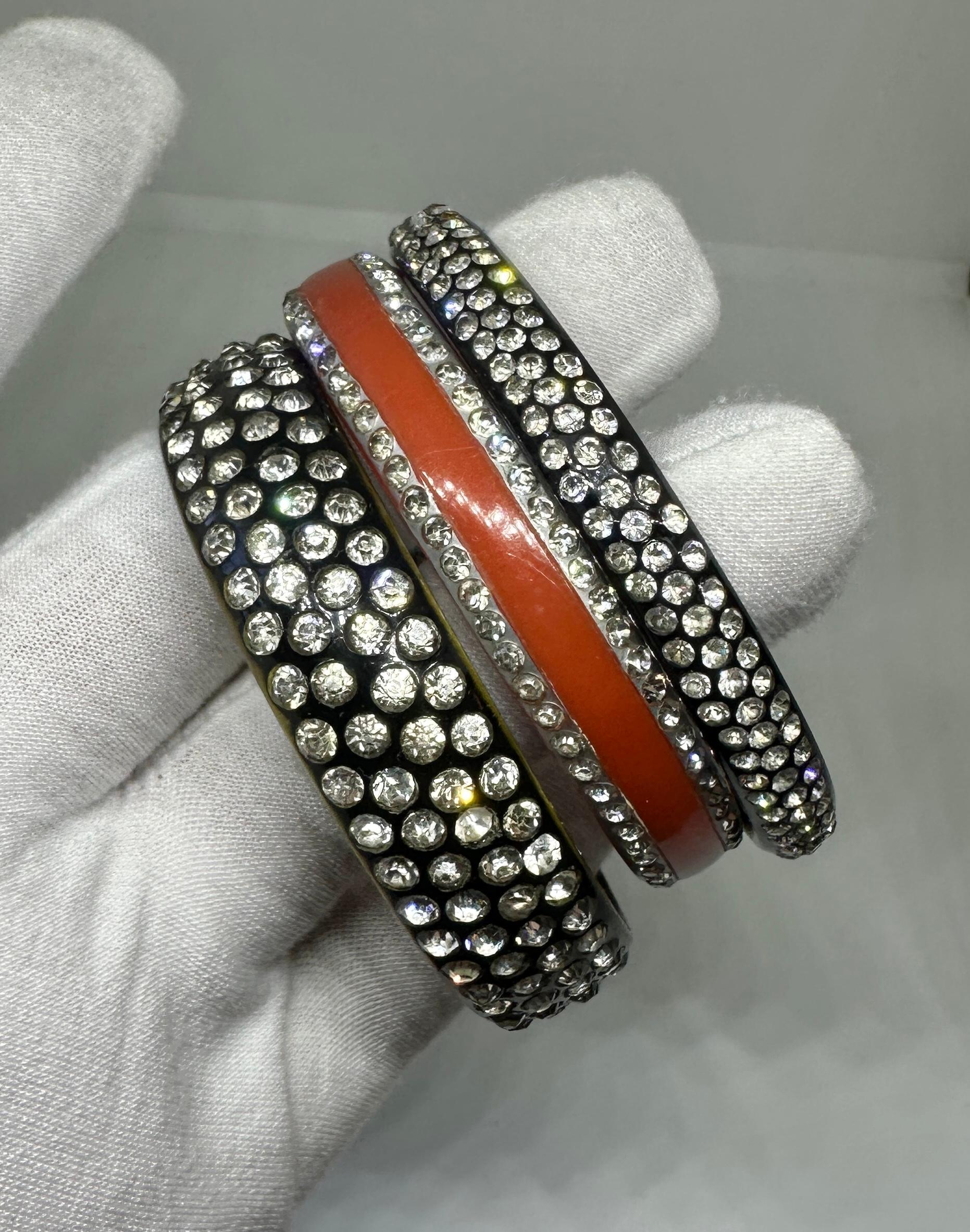 Bracelets jonc art déco Trio 1920 strasss 2 noirs 1 rouges Unisexe en vente