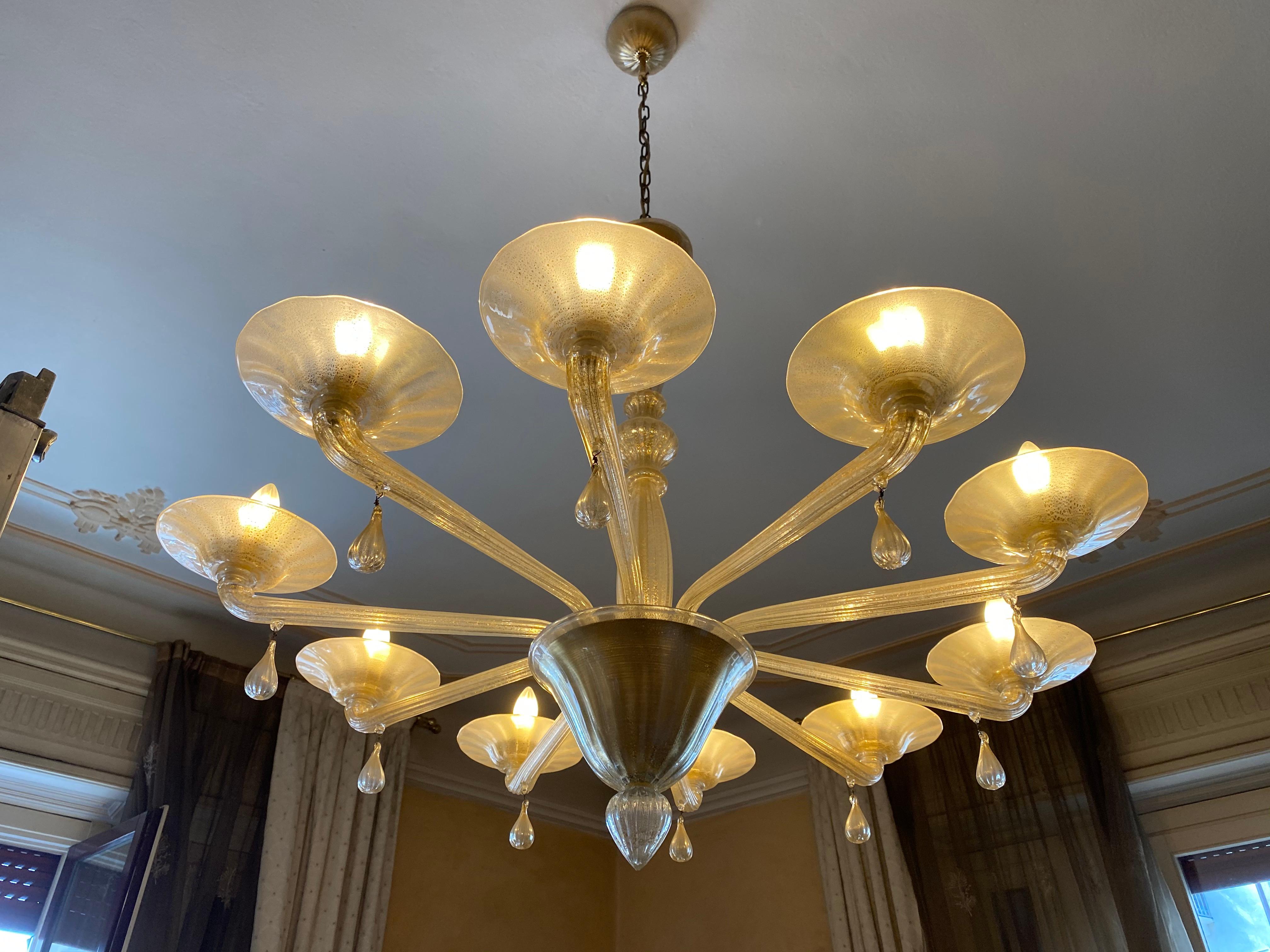 Amazing and elegant Trio hand blown Murano chandeliers by Seguso, circa 1960.
Measure: Diameter cm 100
Height cm 180.
 
