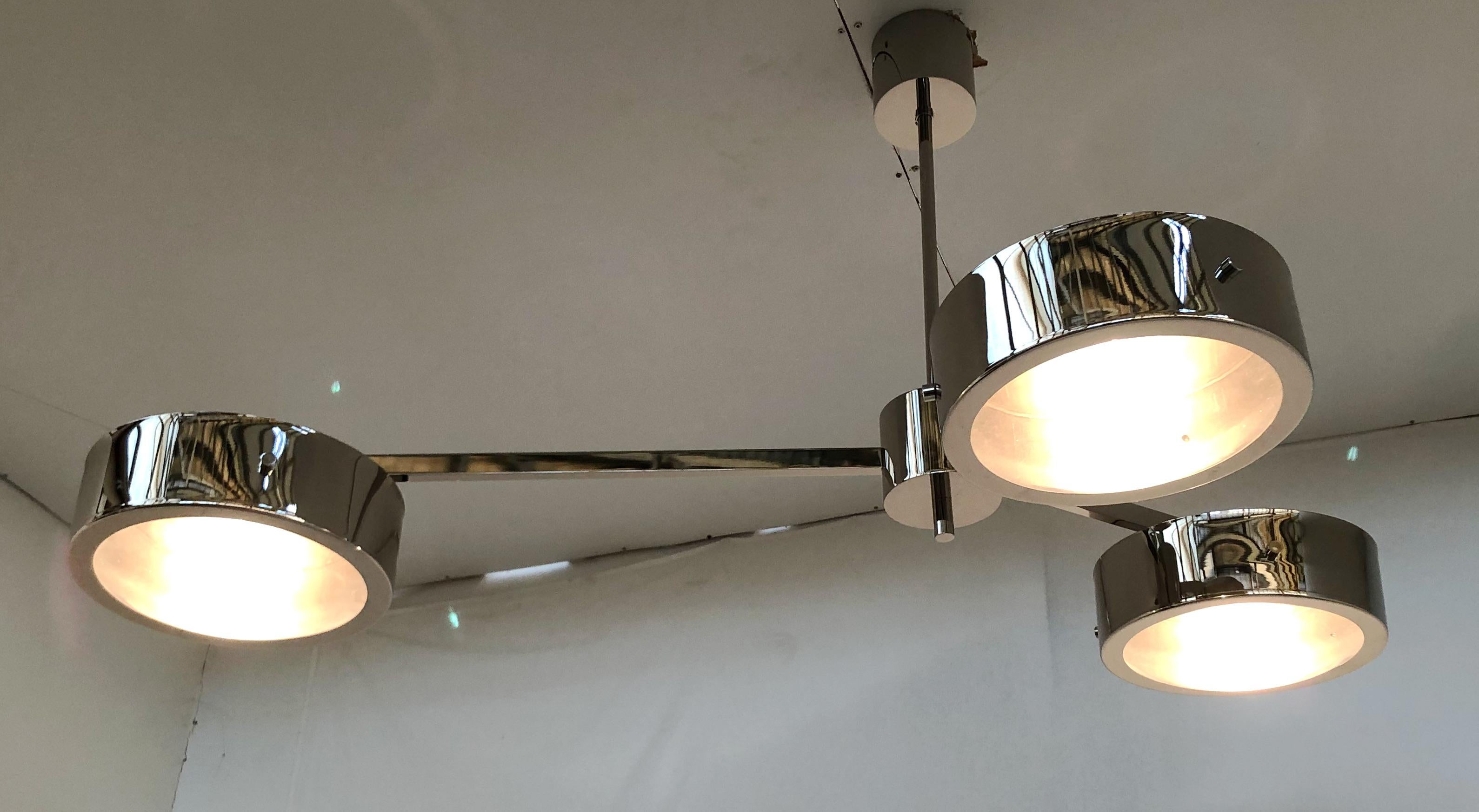 Lampe à suspension à trois anneaux de Fabio Ltd Neuf - En vente à Los Angeles, CA