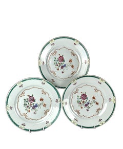 Satz von drei chinesischen Export Porzellantellern Famille Rose Qianlong Dynasty 1760