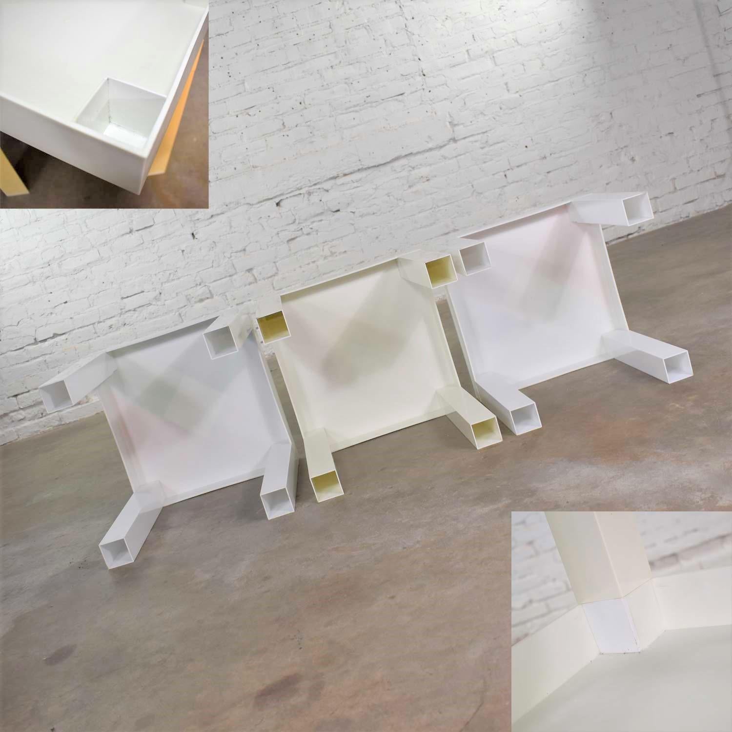 Trio de tables d'appoint carrées style Parsons en plastique Mod Pop Art Style Kartell ou Syroc en vente 9