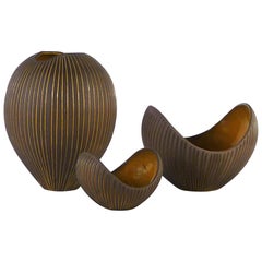 Trio de vases modernes Kokos / Coconuts de Hjordis Oldfors:: Upsala-Ekeby:: Suède 1954