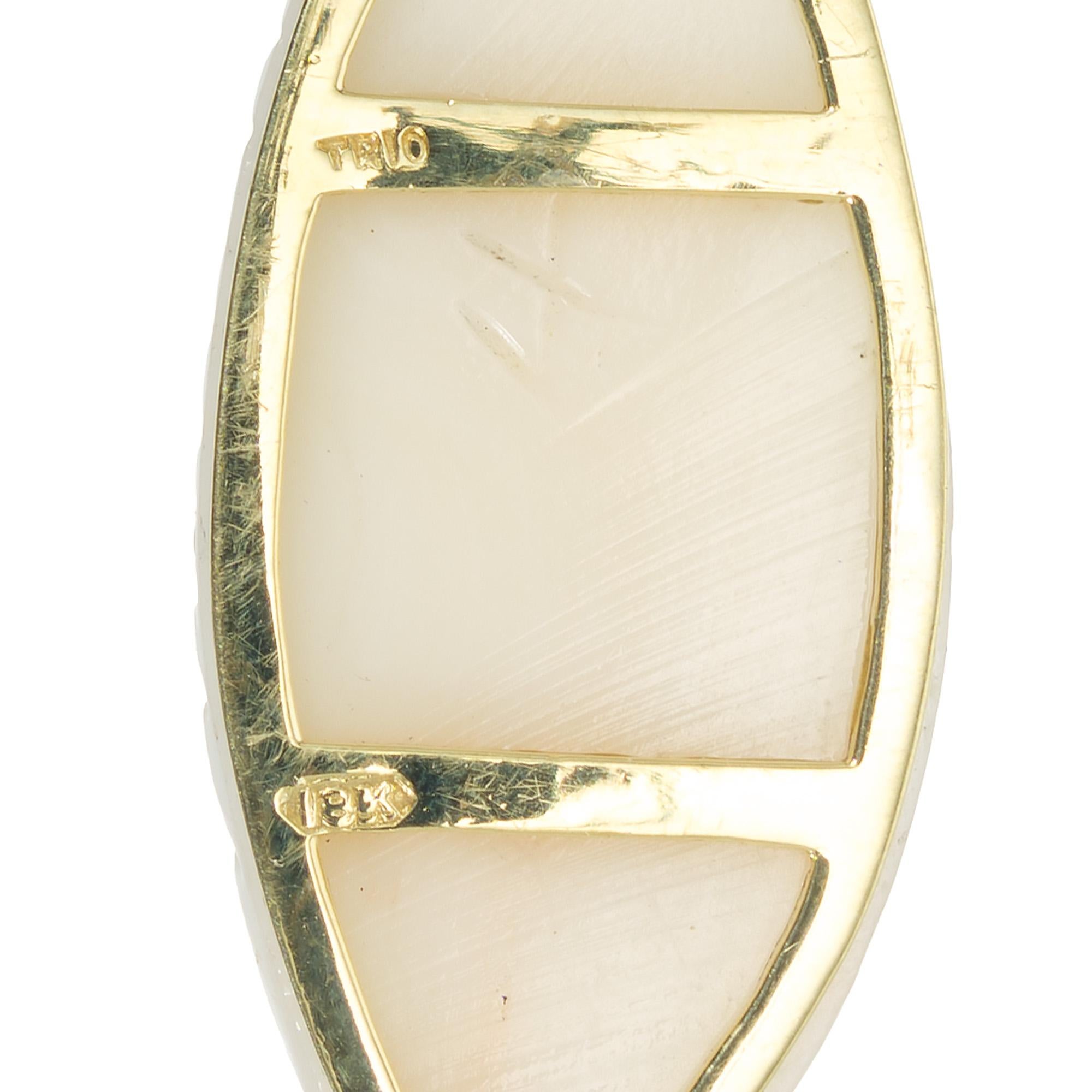 Colgante Trío Pez Coral Natural Esmeralda Oro Amarillo en Bueno estado para la venta en Stamford, CT