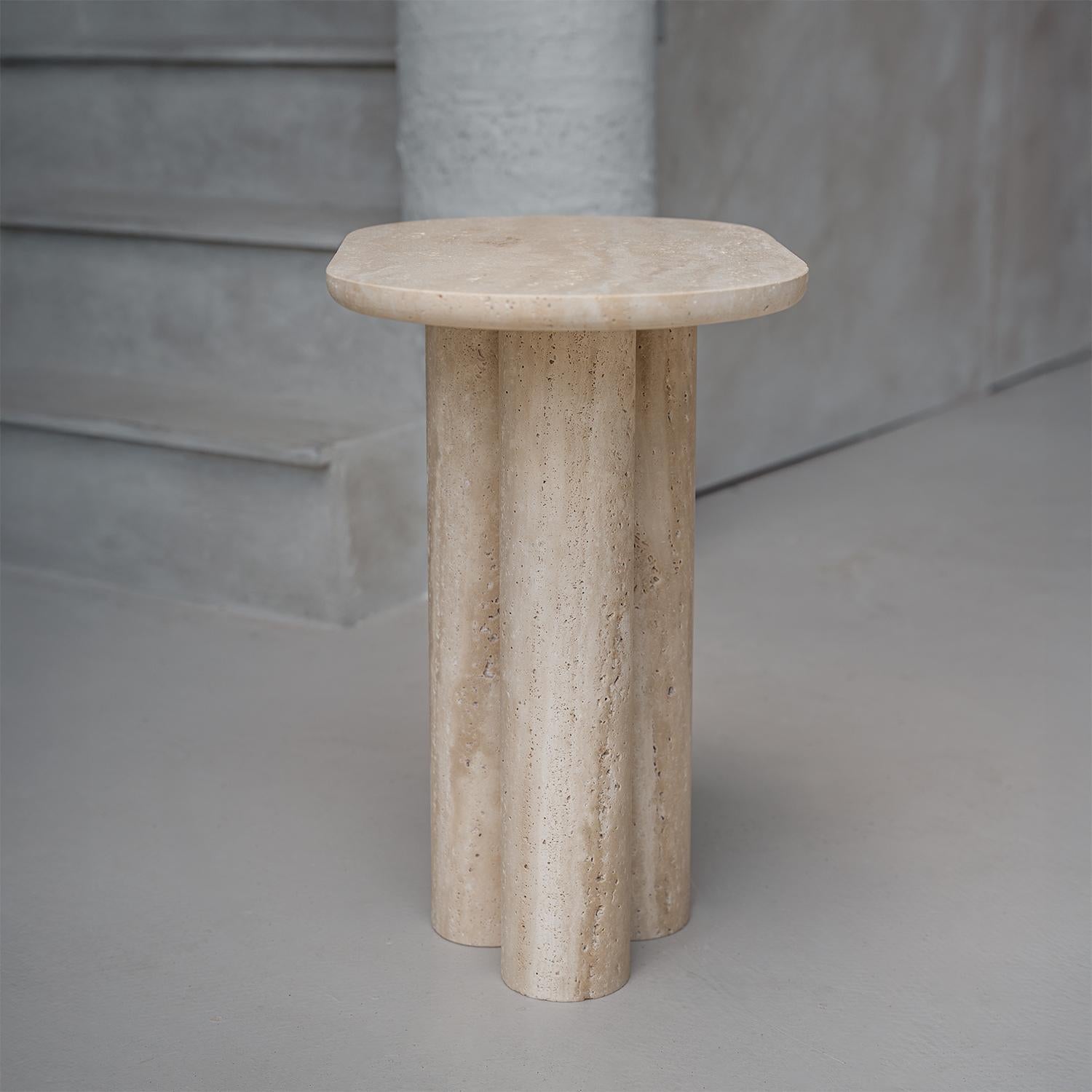 XXIe siècle et contemporain Table d'appoint Trio n° 3 en travertin en vente