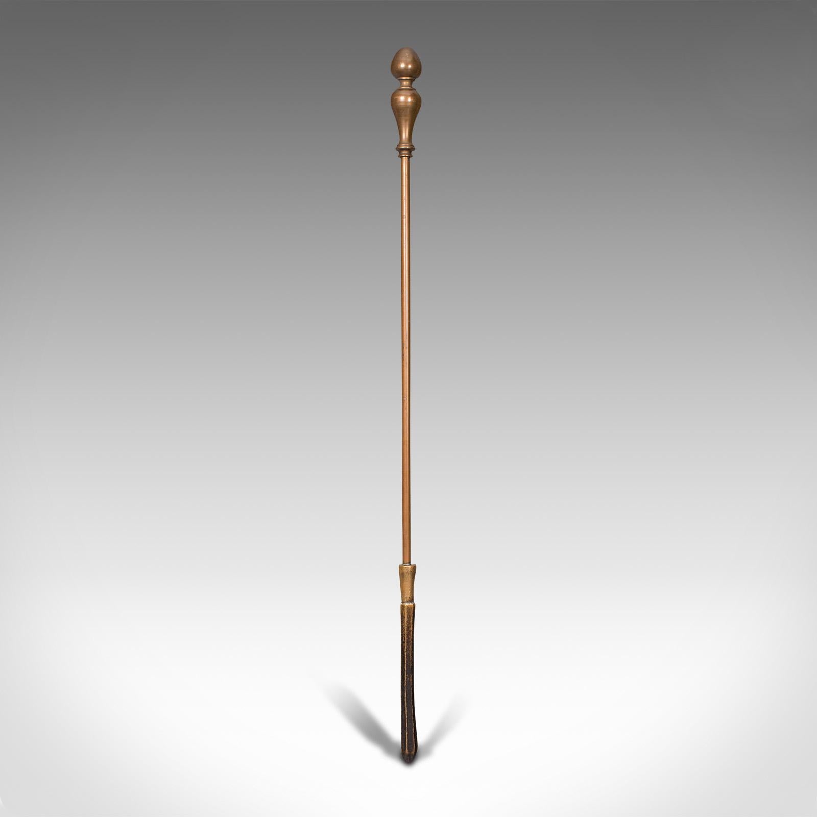 XIXe siècle Trio d'outils Fireside Antiques, anglais, en laiton, tisonnier, pelle, pince, victorien en vente