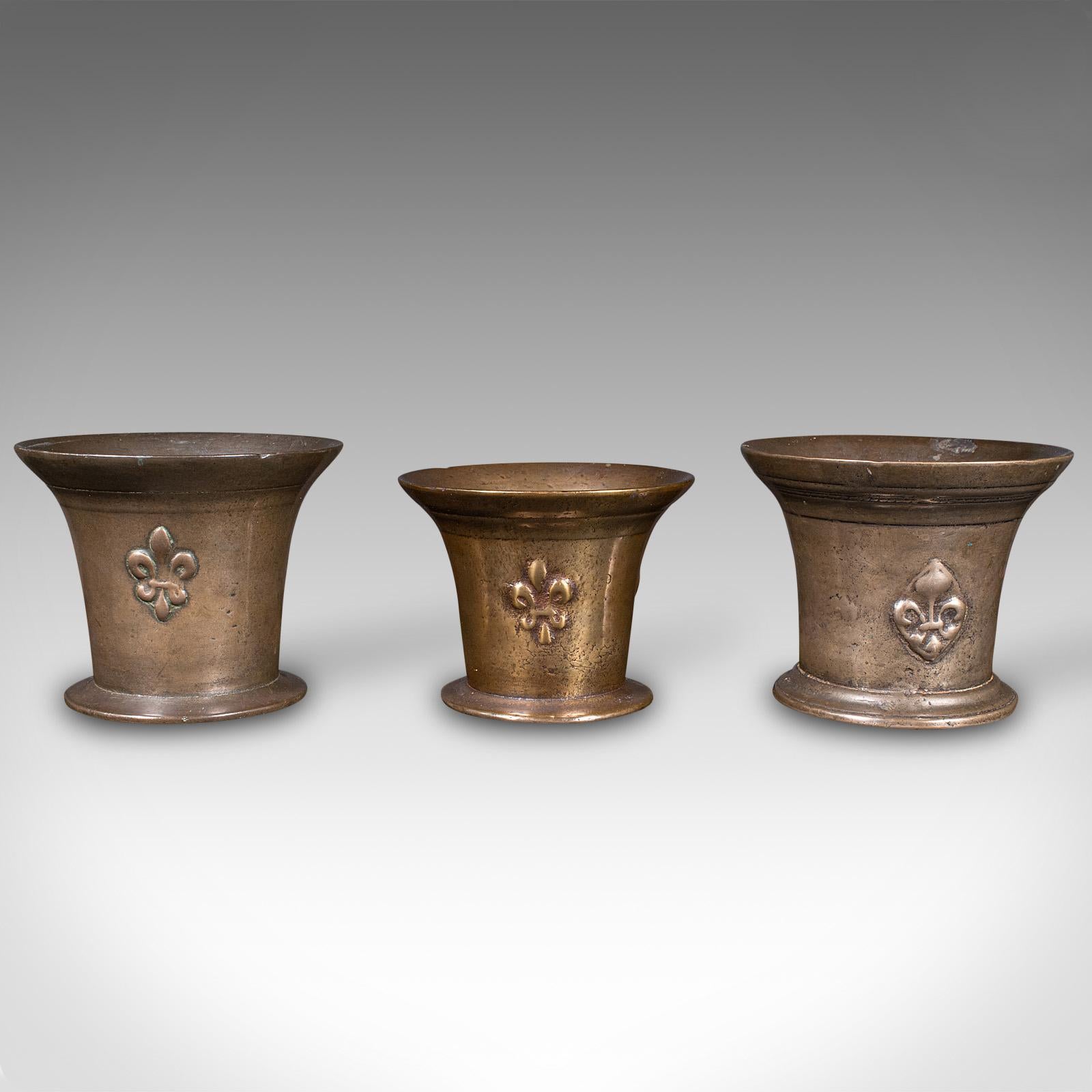 William and Mary Trio Of Antique Mortars, English, Bronze, Apothecary Pot, William III, C.1700 For Sale