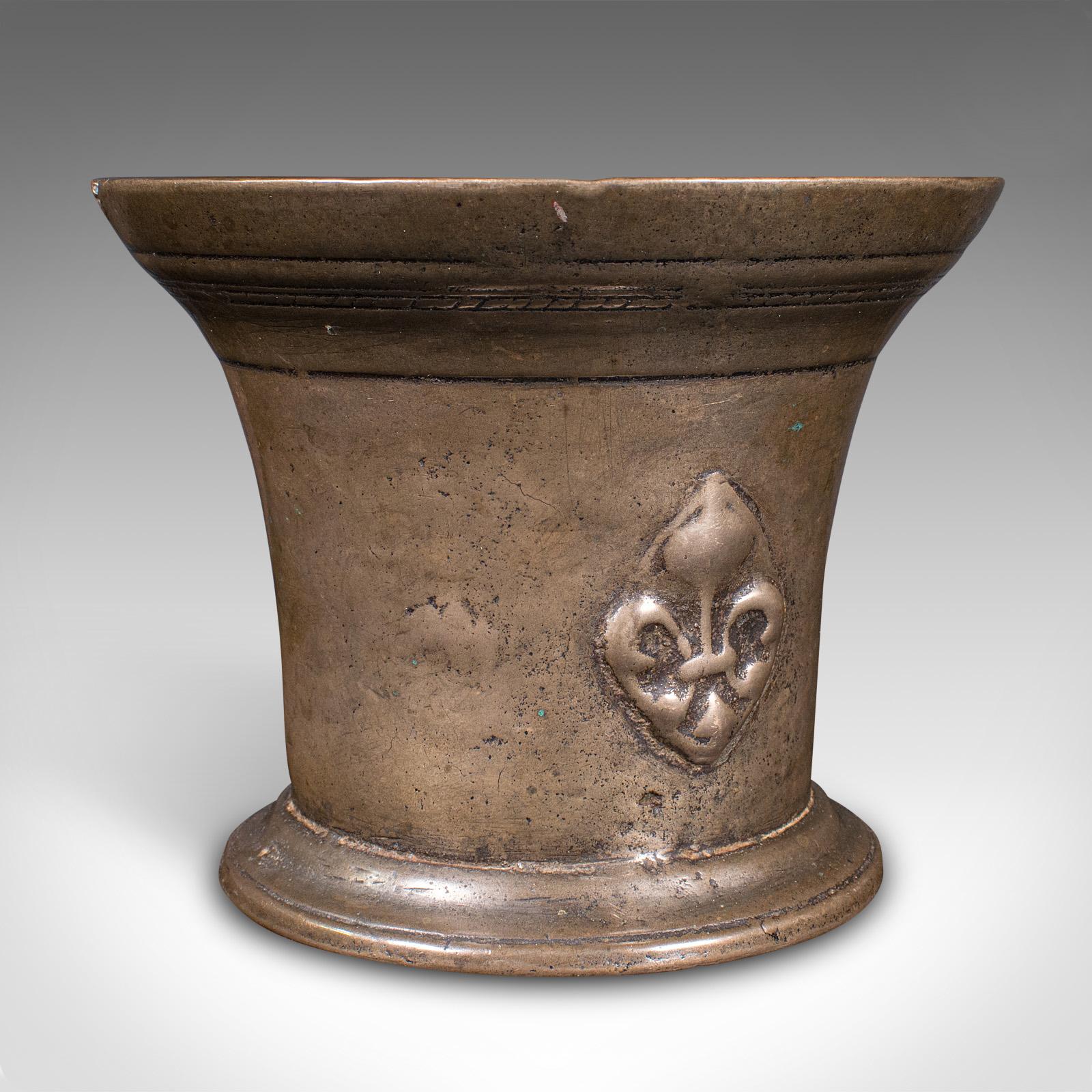 Trio Of Antique Mortars, English, Bronze, Apothecary Pot, William III, C.1700 In Good Condition For Sale In Hele, Devon, GB