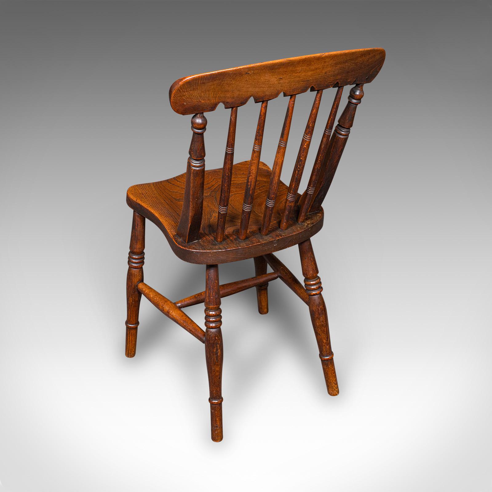 Victorien Trio de chaises de gare anciennes, orme anglais, siège latéral de salle de réception, victorien en vente