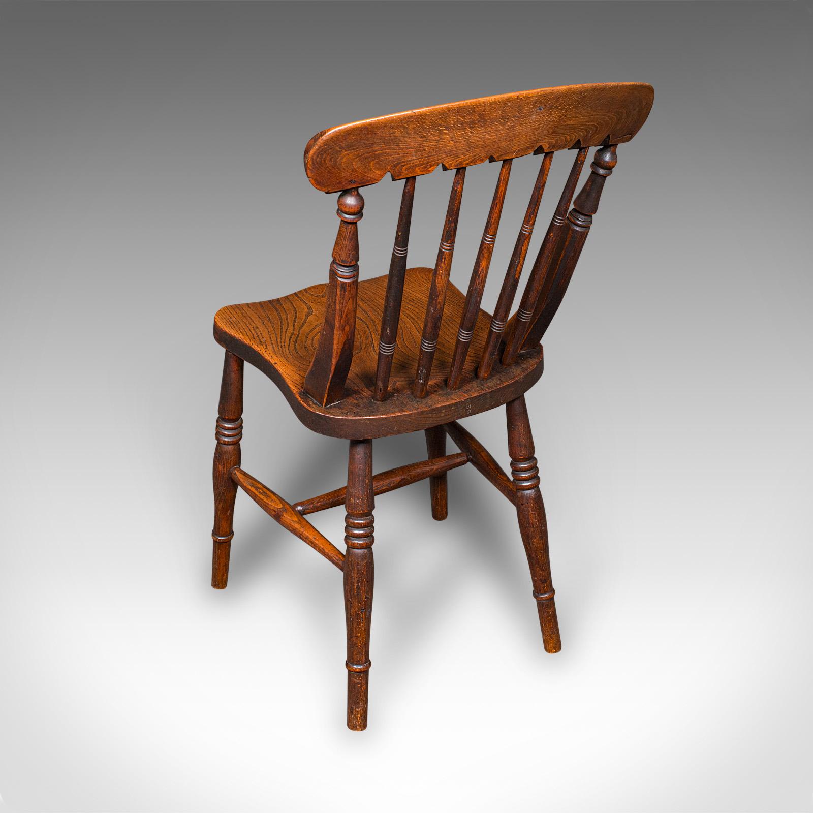 Trio de chaises de gare anciennes, orme anglais, siège latéral de salle de réception, victorien Bon état - En vente à Hele, Devon, GB