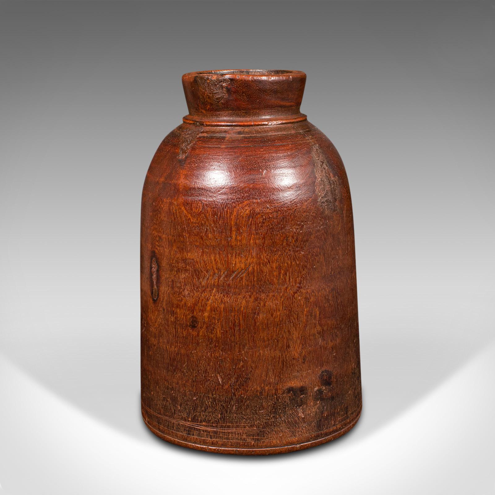XIX secolo Trio di vasi tribali antichi, indiani, in legno duro, vasi d'accento, rustici, vittoriani in vendita
