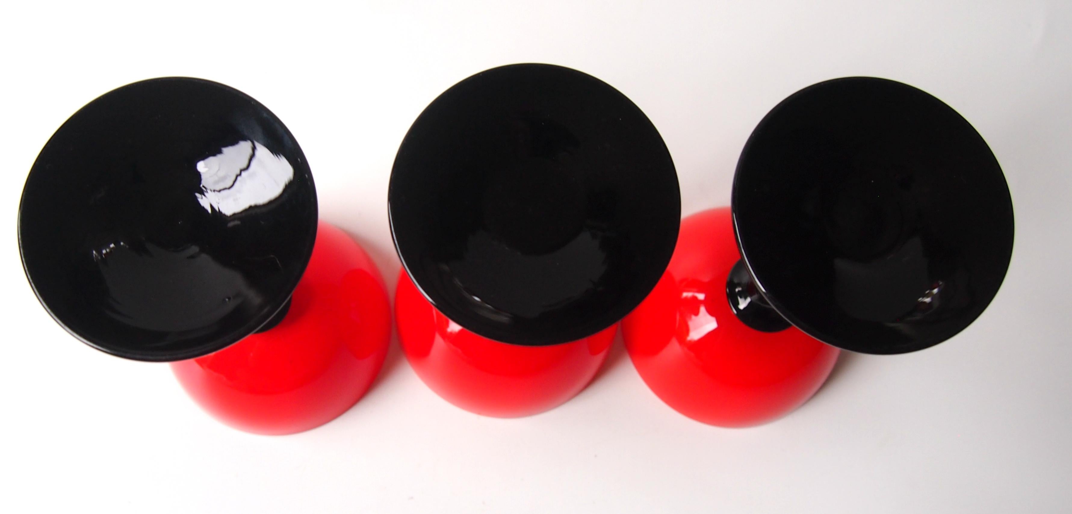 Trio of Bohemian Art Deco Red and Black 'Tango' Glasses by Harrach c1925 In Good Condition In London, GB