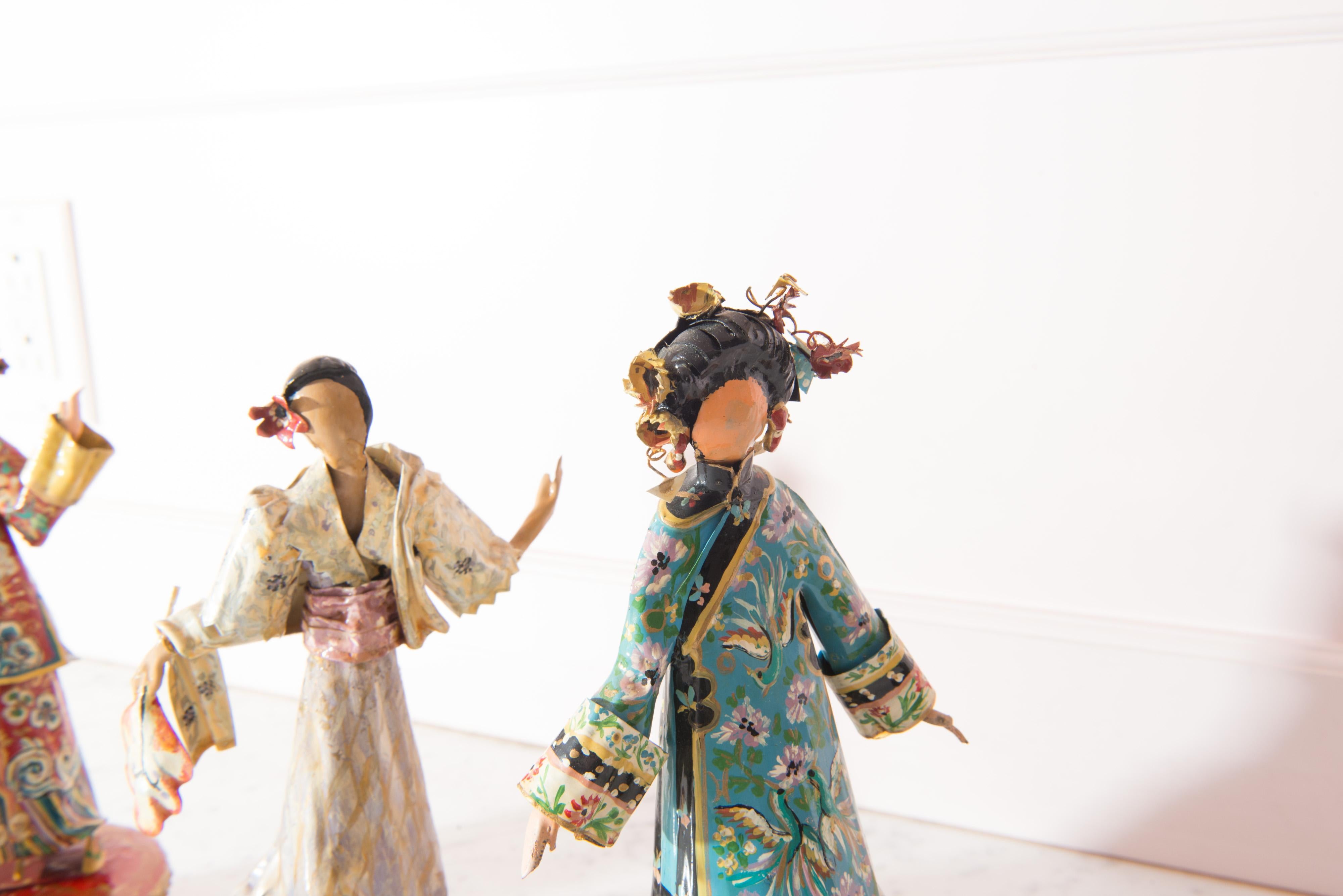 Trio de sculptures asiatiques de femmes en costume par Lee Menichetti en vente 8