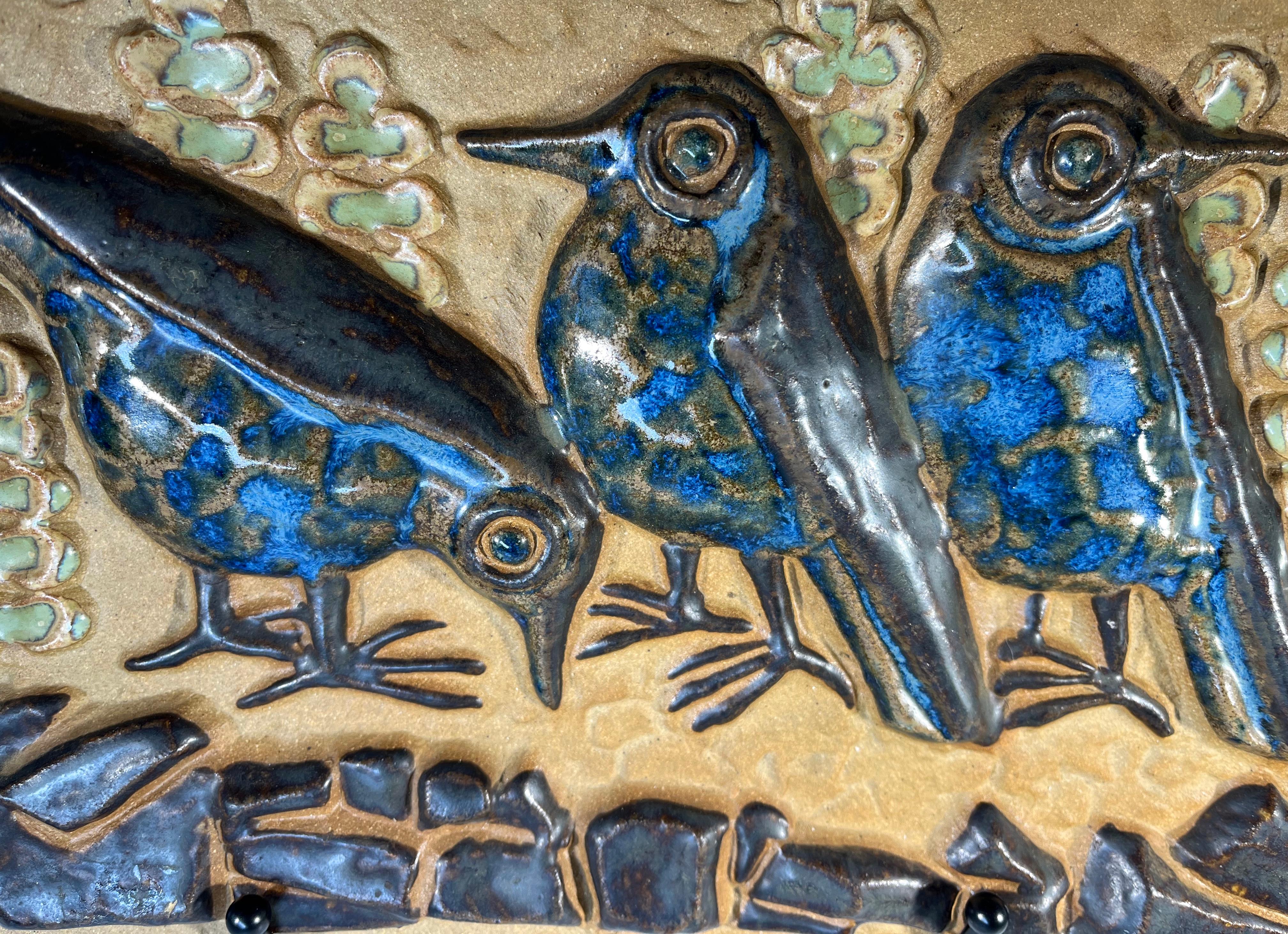 Trio der Vögel von Marianne Starck für Michael Andersen. Dänische Wandplakette im Zustand „Hervorragend“ im Angebot in Rothley, Leicestershire