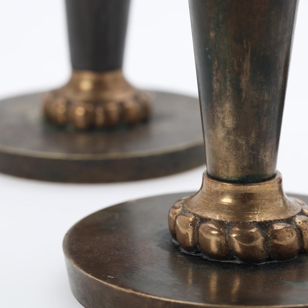 Metà XX secolo Trio di portacandele Art Deco in bronzo in vendita