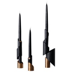 Trio de bougeoirs en bronze représentant des frênes et des cendriers, signés William Guillon