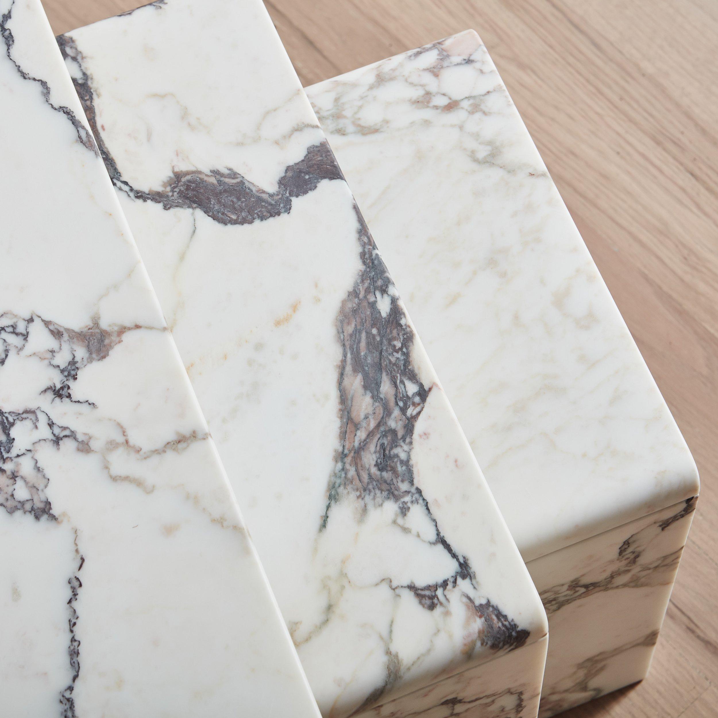 Vintage Calacatta Viola Marble Nesting Side Tables, Italy 1970s For Sale 1