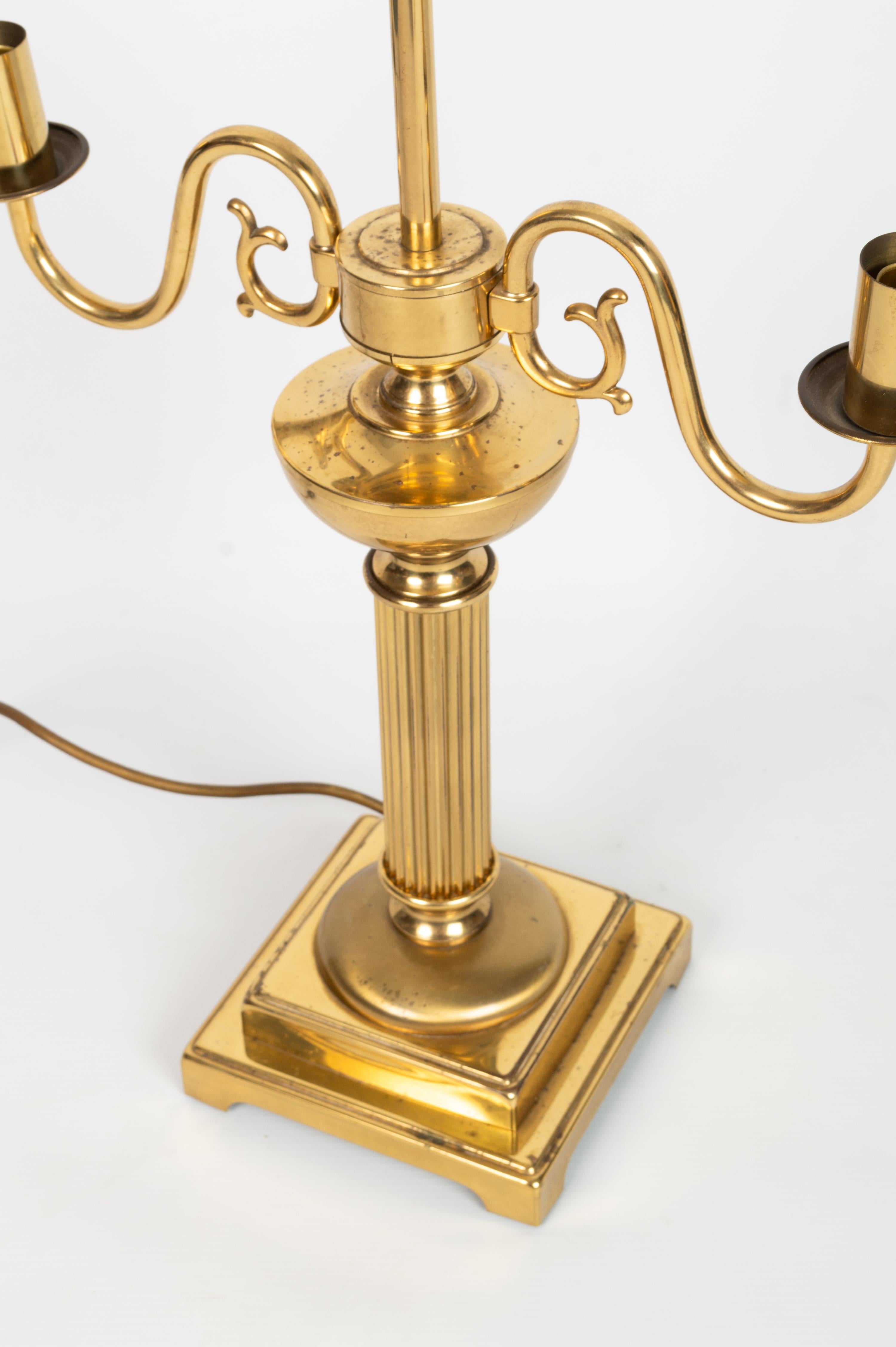 Trio of English Neoclassical Corinthian Column Candelabra Brass Table Lamps In Good Condition For Sale In London, GB