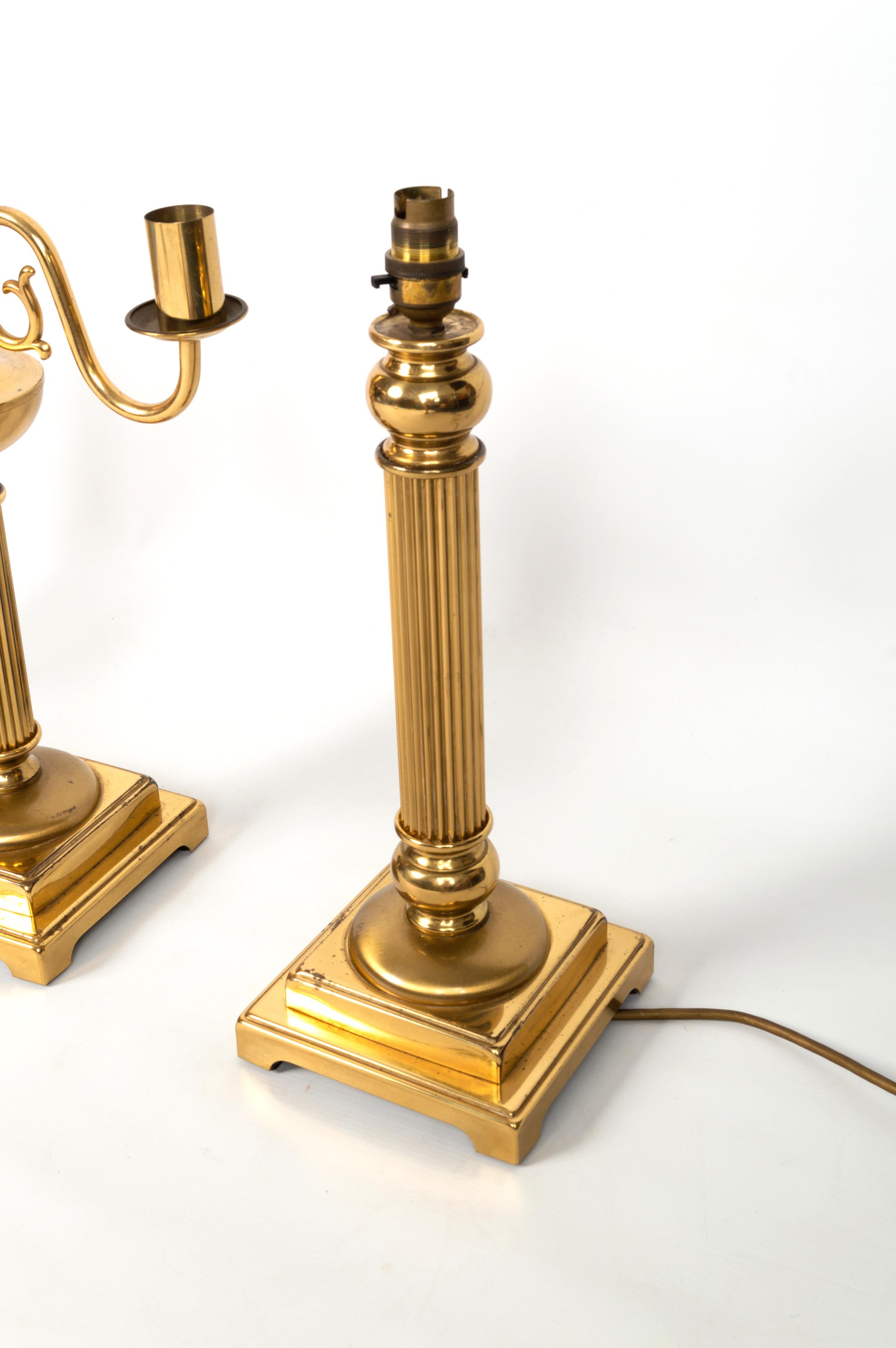 Trio de lampes de bureau en laiton à colonne corinthienne néoclassique anglaise Bon état - En vente à London, GB