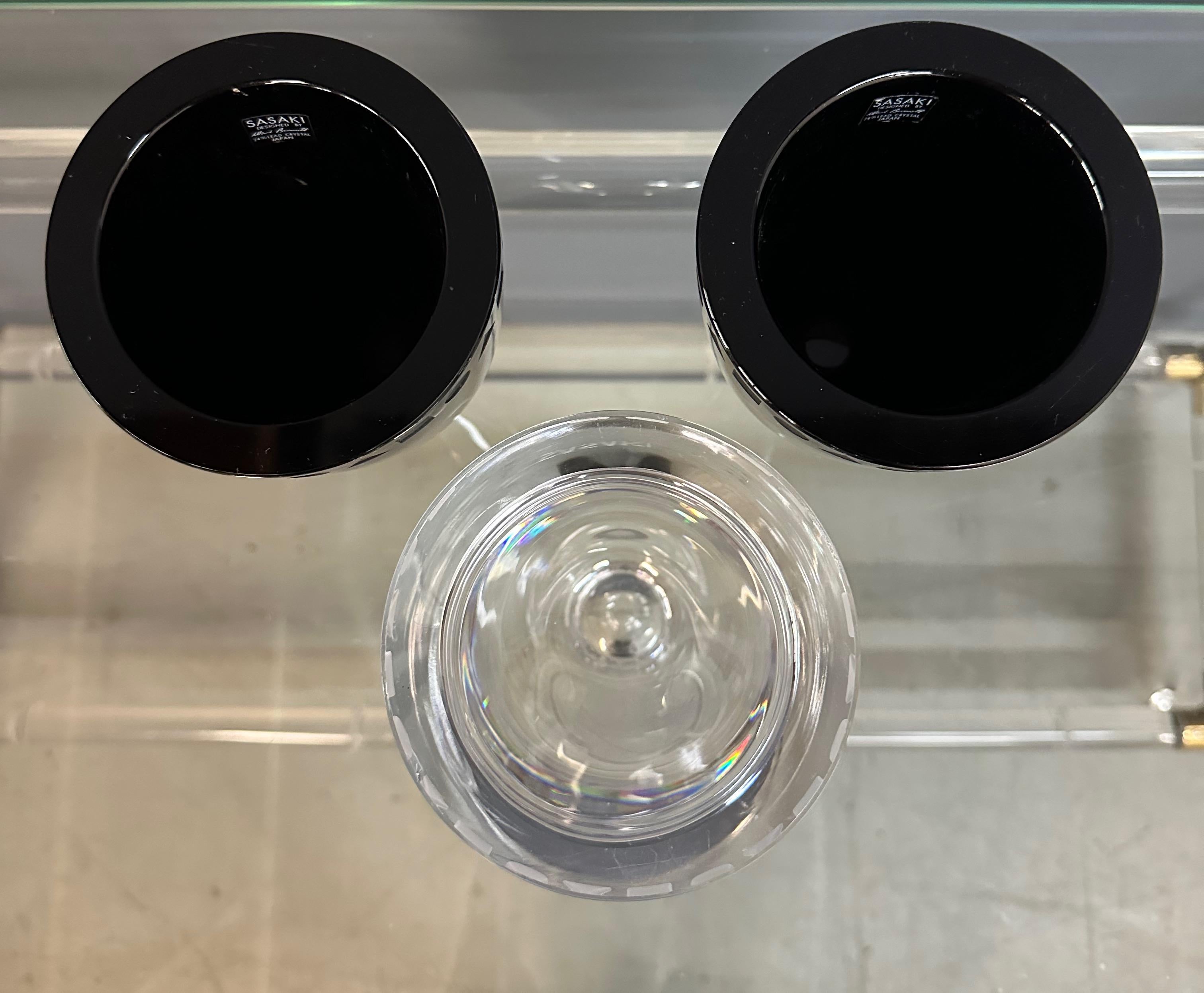 Postmoderne Trio de vases en cristal gravé par The Bennetts pour Sasaki en vente