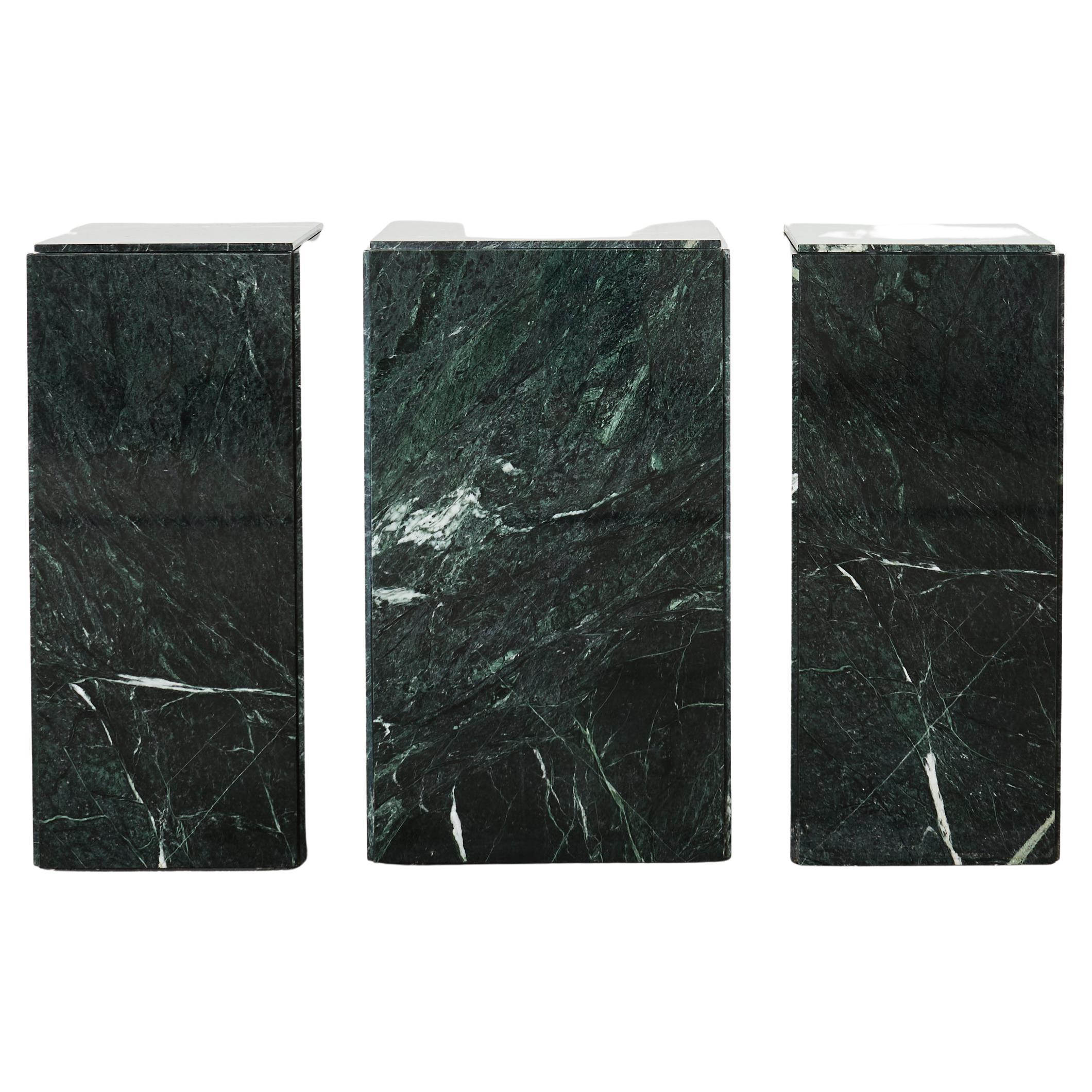 Trio von italienischen Verdi Alpi Marmor Sockel steht 41 "h im Angebot