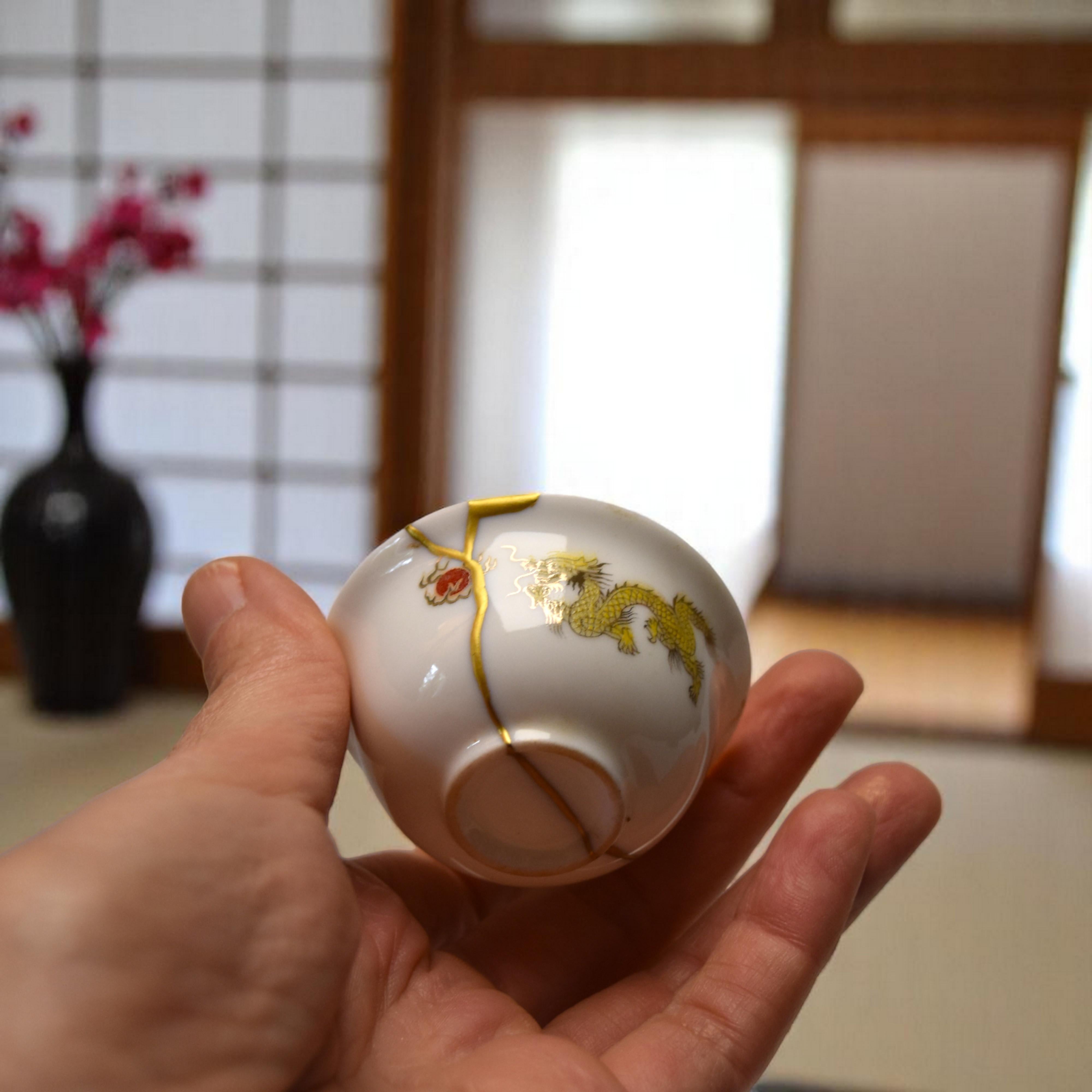 Trio of Kintsugi Sake Cups (Chinesisch) im Angebot
