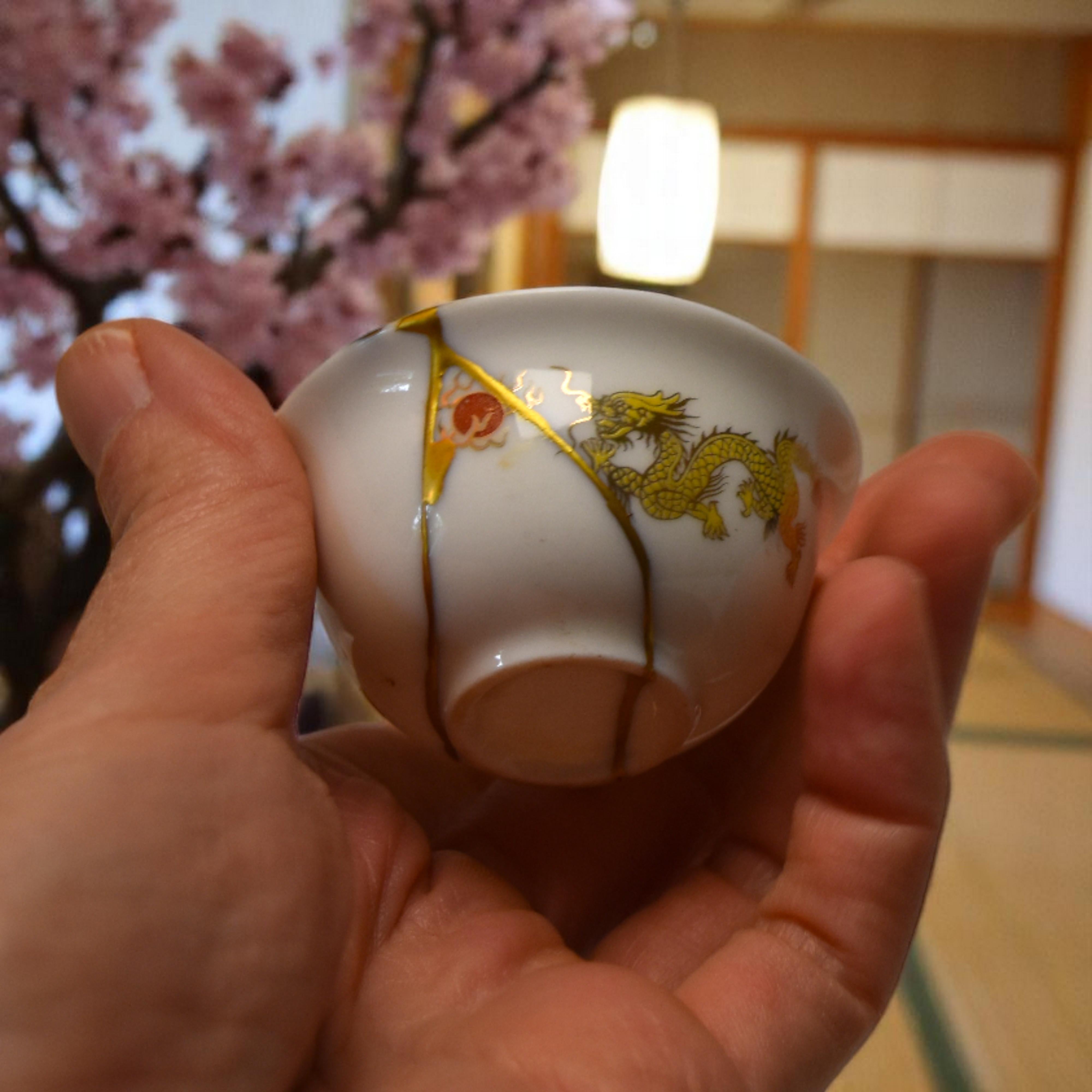 Trio of Kintsugi Sake Cups (Vergoldet) im Angebot