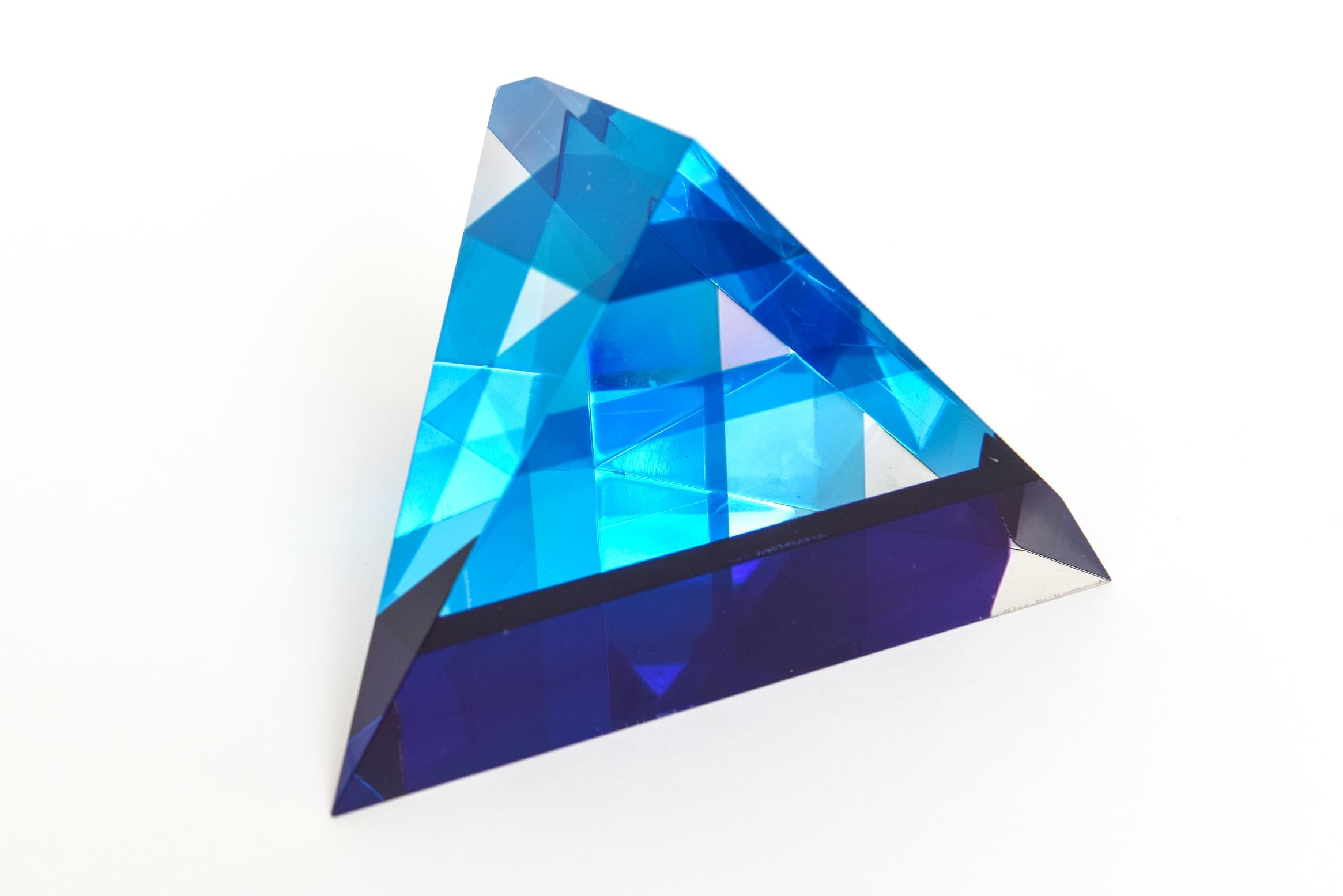 Set of Three Lucite Pyramid Sculptures Orange, Purple, Sapphire Blue 1990's For Sale 4