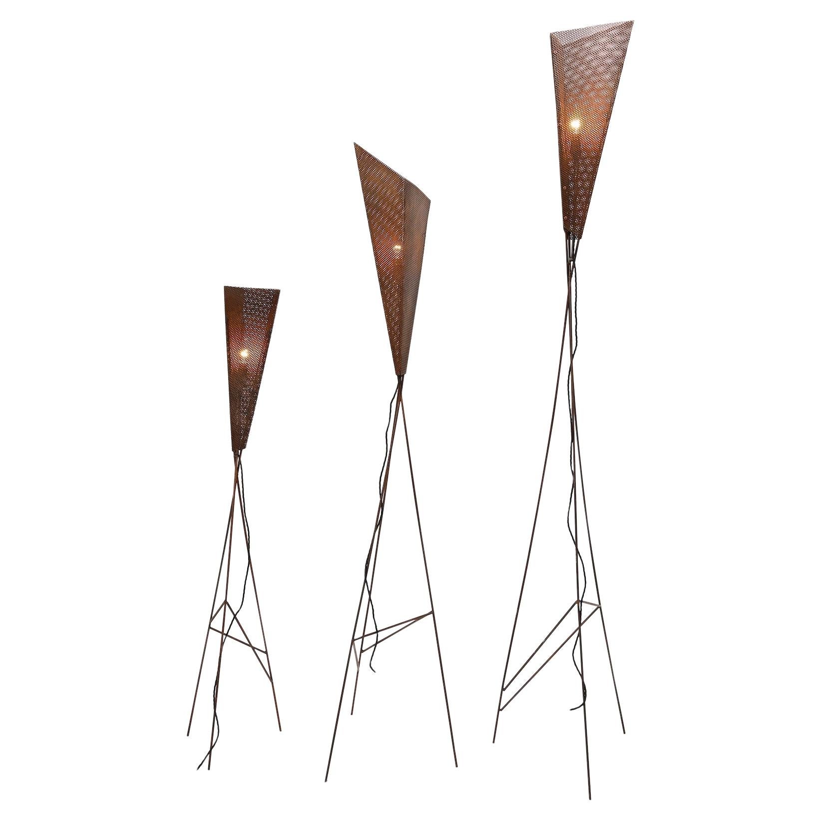 Trio de lampadaires de style Mategot, datant d'environ 1950