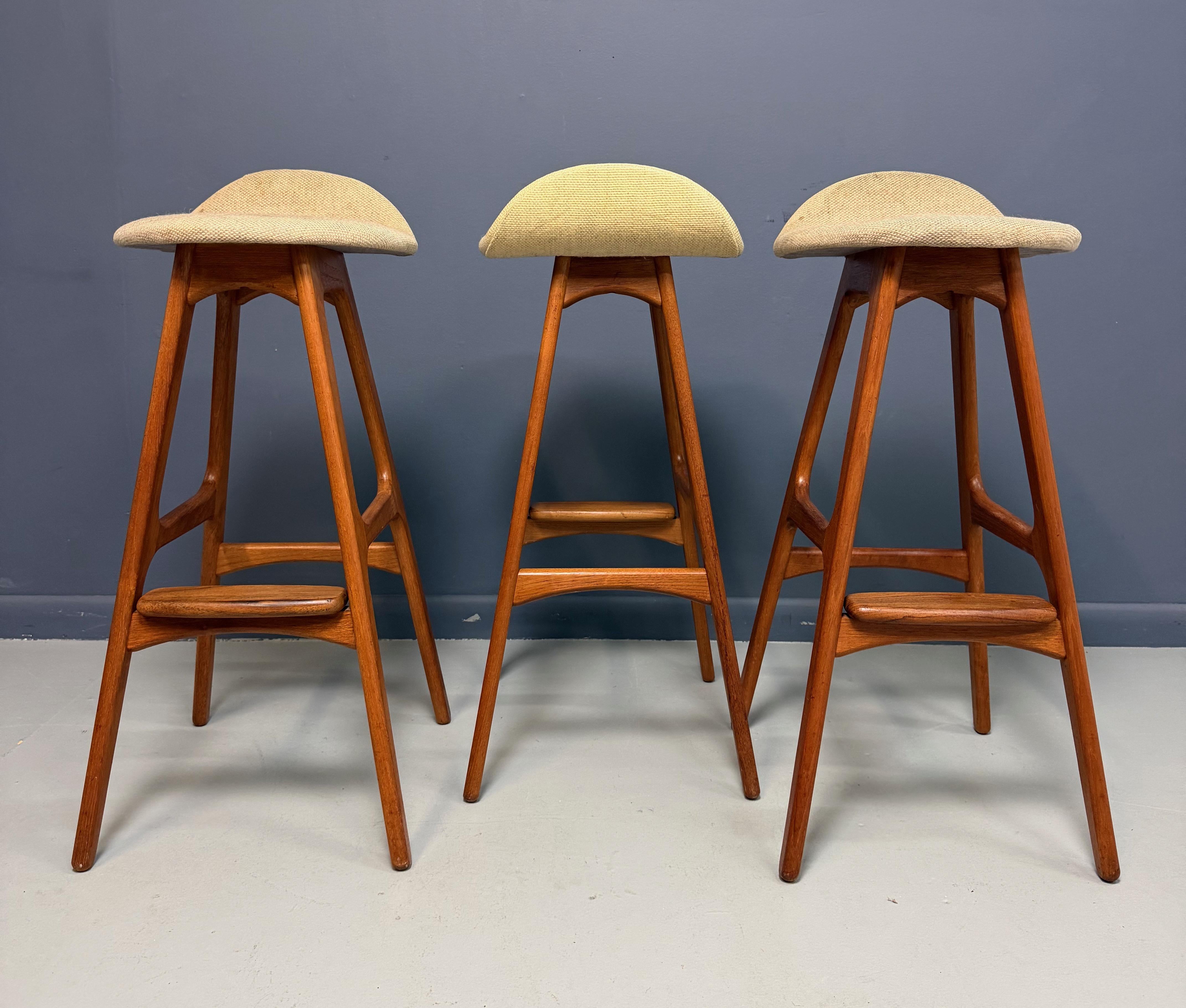 20ième siècle Trio of Model OD-61 Bar Stools by Erik Buch for O.D. Mobler, Denmark, c. 1960's en vente