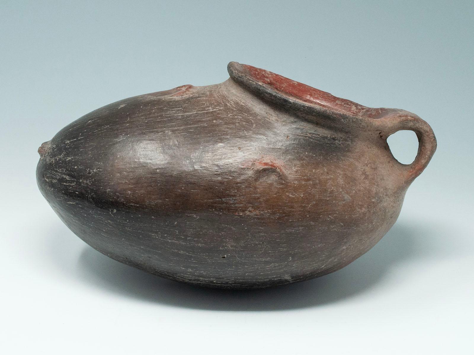 Trio of Pre-Columbian Foot Vessels, West Mexico In Fair Condition For Sale In Point Richmond, CA