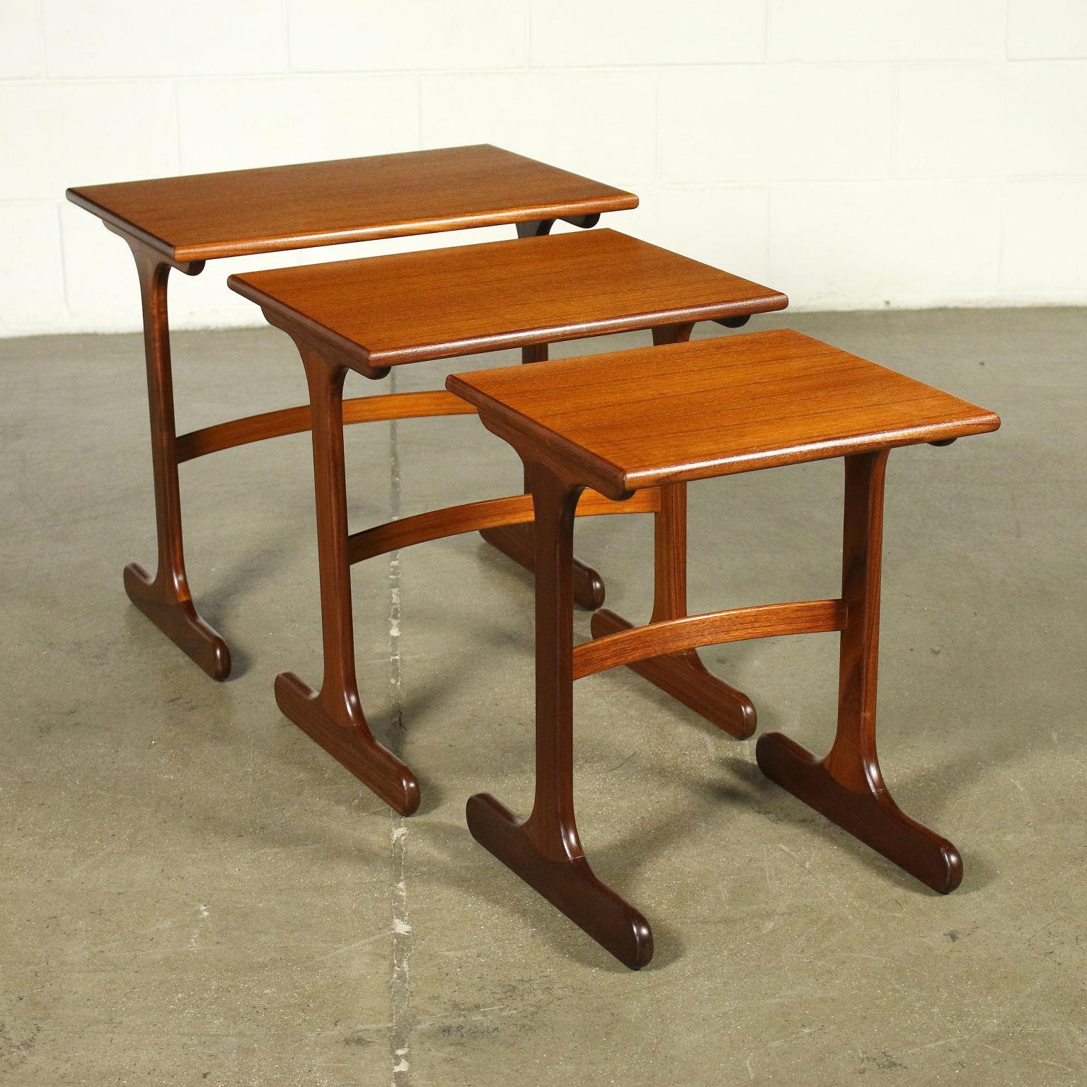 Trio of Tables Solid Wood Teak Veneer, England, 1960s In Excellent Condition In Milano, IT