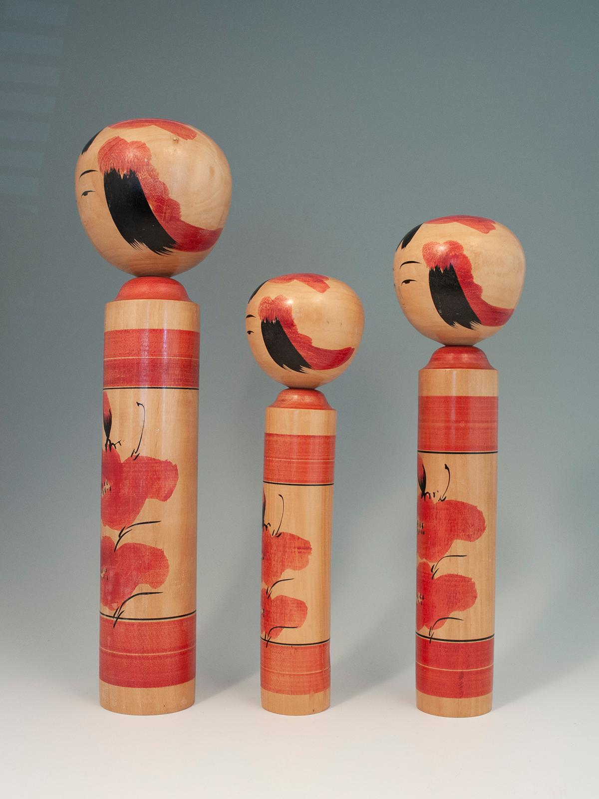 Traditionelles Trio von Kokeshi-Puppen von Masahiro Satomi (1948-1994), Japan (Japanisch) im Angebot