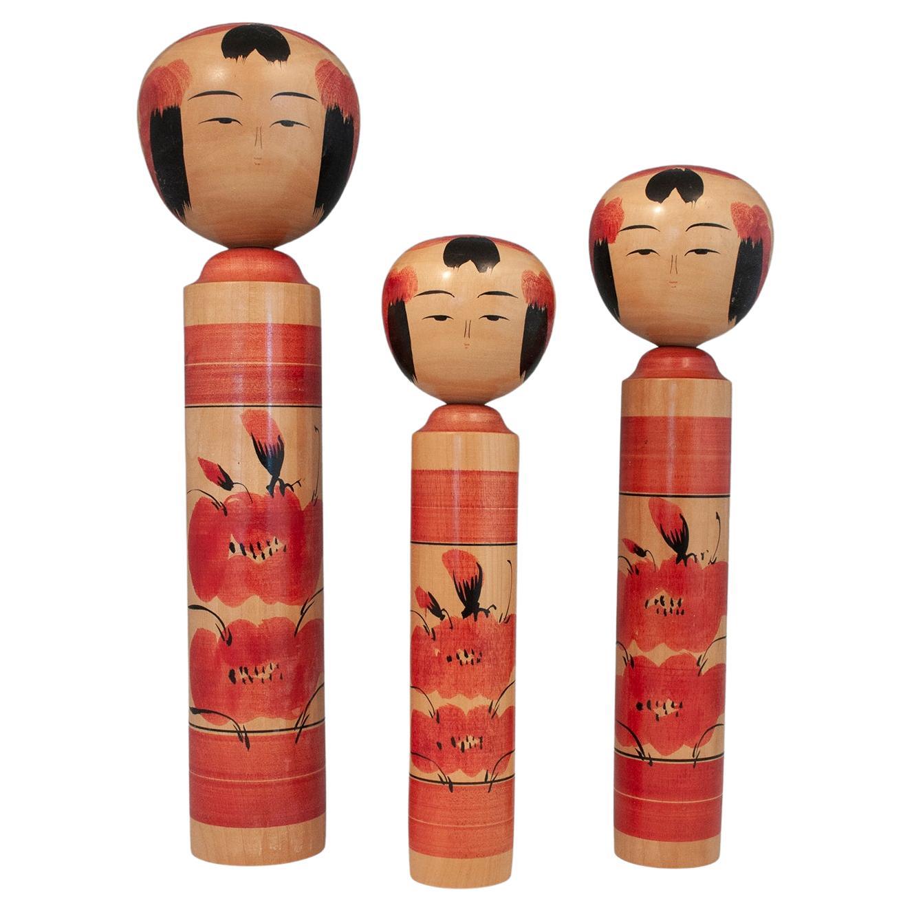 Trio de poupées traditionnelles Kokeshi de Masahiro Satomi (1948-1994), Japon