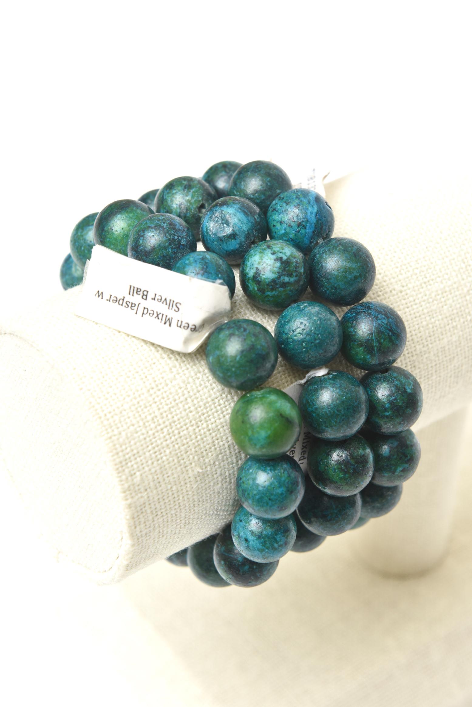 Trio de  Bracelets en perles de turquoise et boules d'argent fabriqués sur mesure par le bijoutier en vente 4