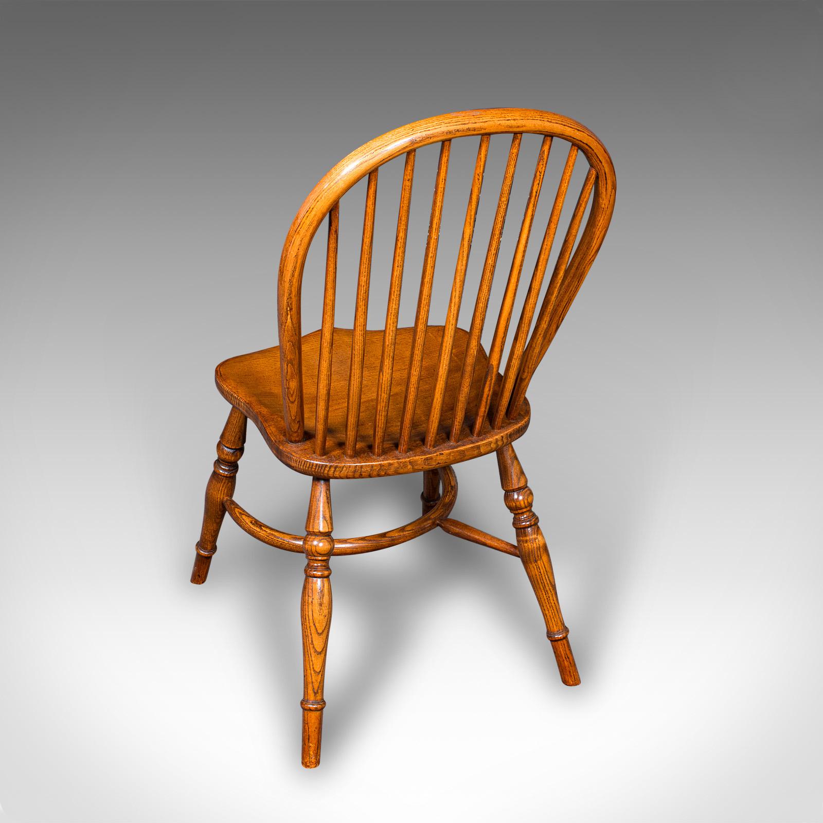 Trio von Vintage Land Küche Stühle, Englisch Esche, Ulme, Victorian Revival Sitz im Angebot 1