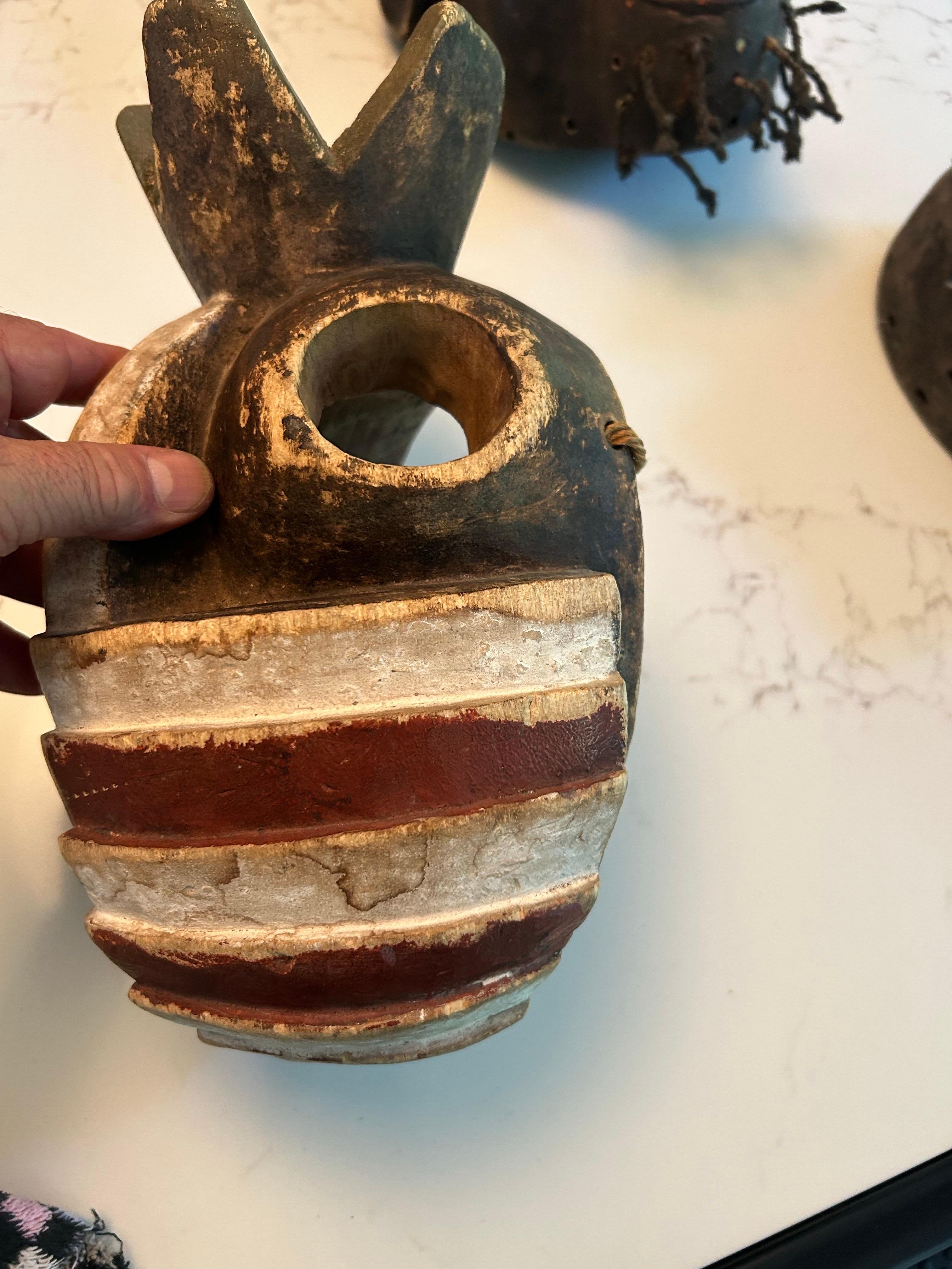 Trio von Vintage-Masken Yombe + Dan Kran Afrikanische Kunst (Kongolesisch) im Angebot