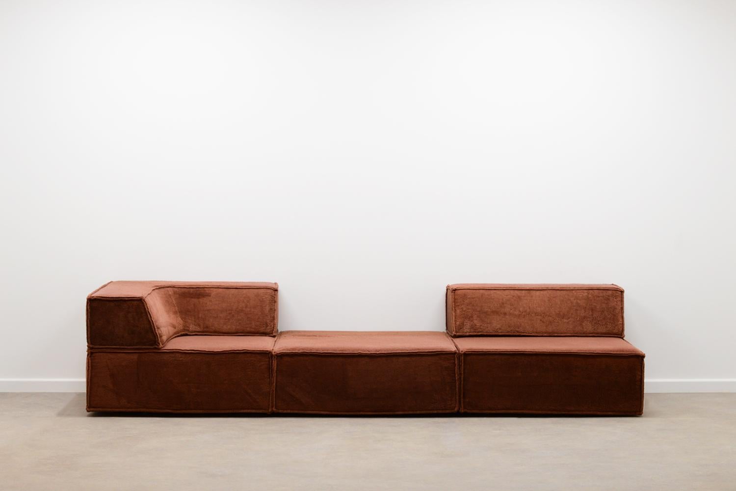 Trio sofa by Team Form AG for Cor Germany, 70s. A 3-piece modular sofa that can be placed as you wish. Soft lounge seat and in its original teddy fabric. In good vintage condition. 

