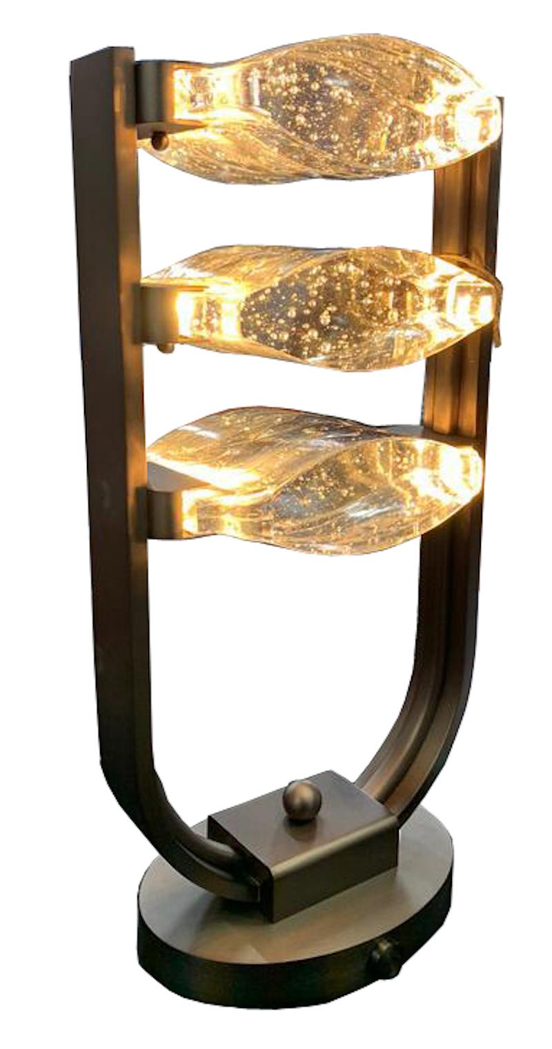 Trio Tischlampe LED Mid Century Rhythm André Fu Living Bronze Messing Glas Neu (Moderne) im Angebot