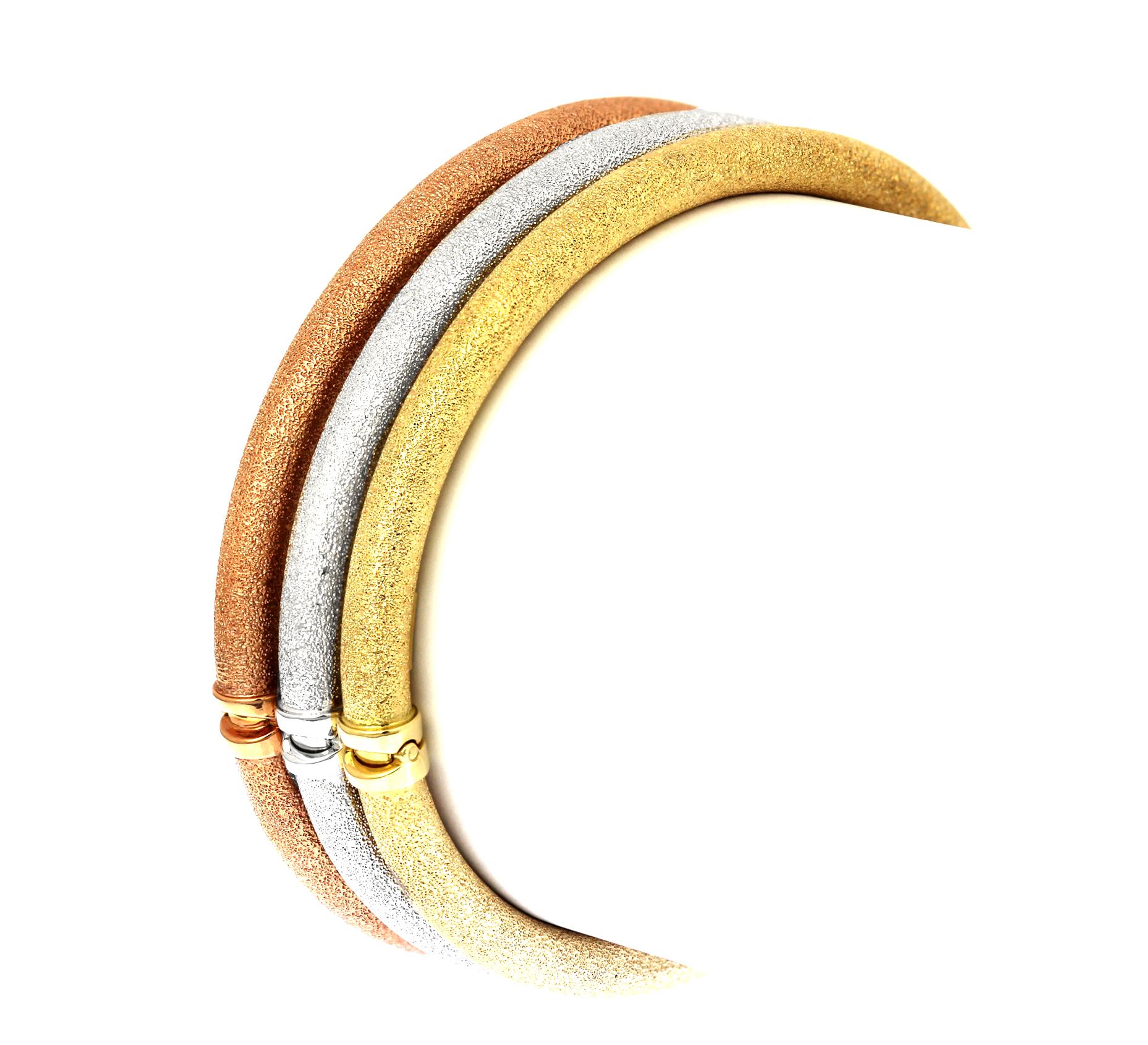 Trio of Matching Bangles in 18 Carat Yellow, Rose and White Gold In Excellent Condition For Sale In London, GB