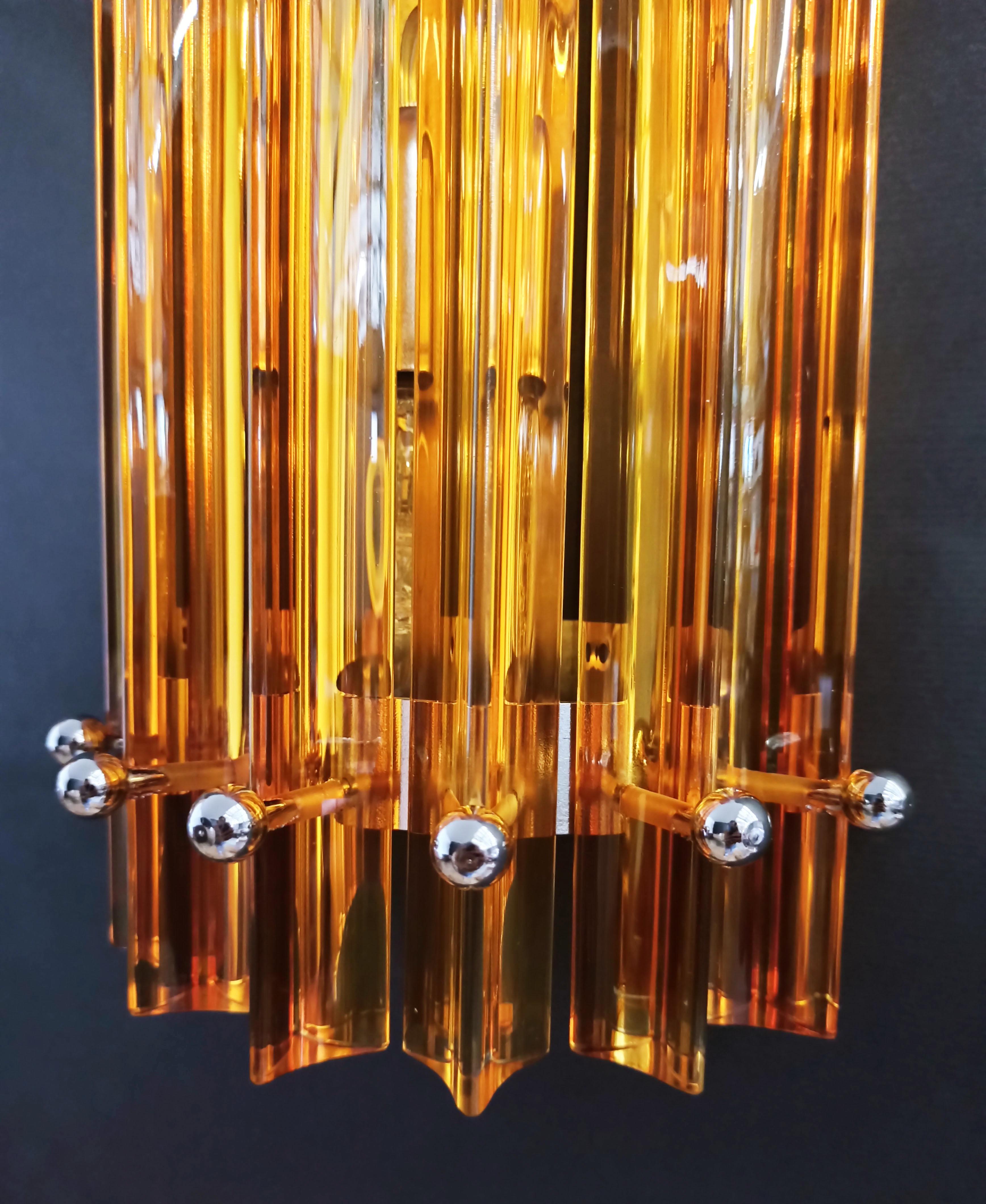  Midcentury Trio Italian Wall Sconce, Amber Triedri Venini Style Murano, 1990s In Good Condition For Sale In Budapest, HU