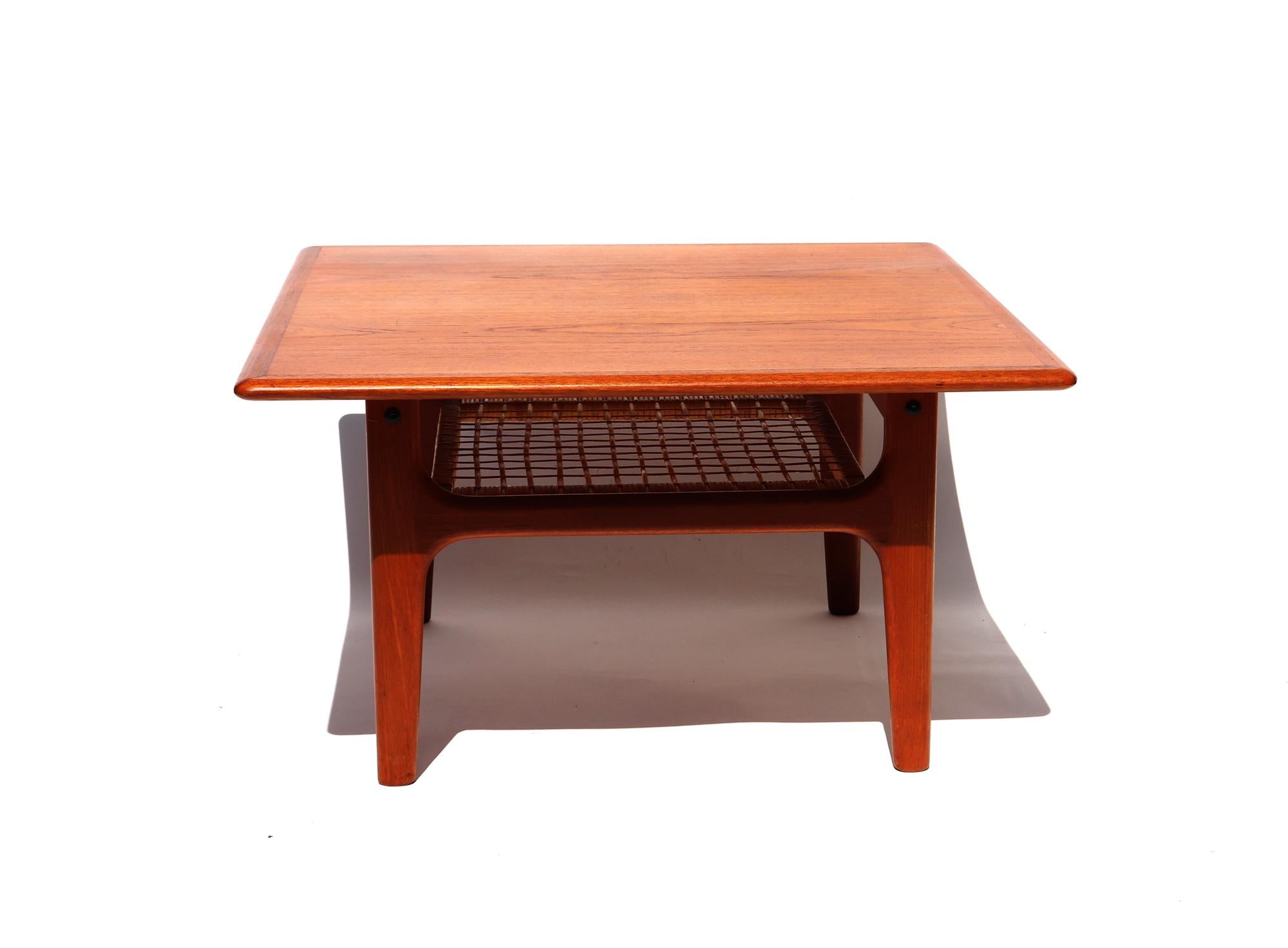 Mid-Century Modern Trioh Danish Modern Occasional Teak Table In Good Condition For Sale In Downingtown, PA