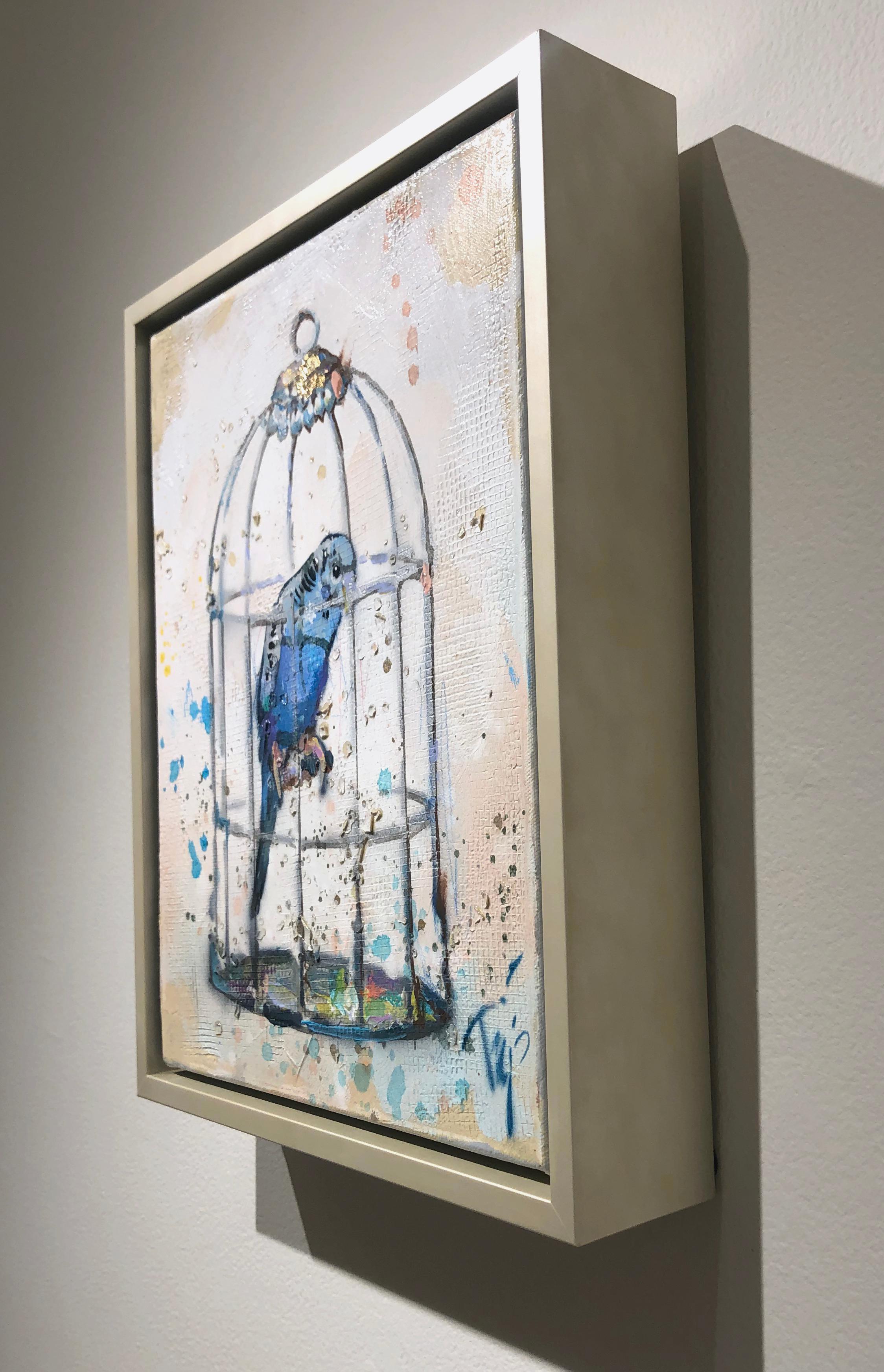 Trip Park, « Blue Birdie », peinture à la cage aérienne colorée sur toile de 14 x 11 cm en vente 3