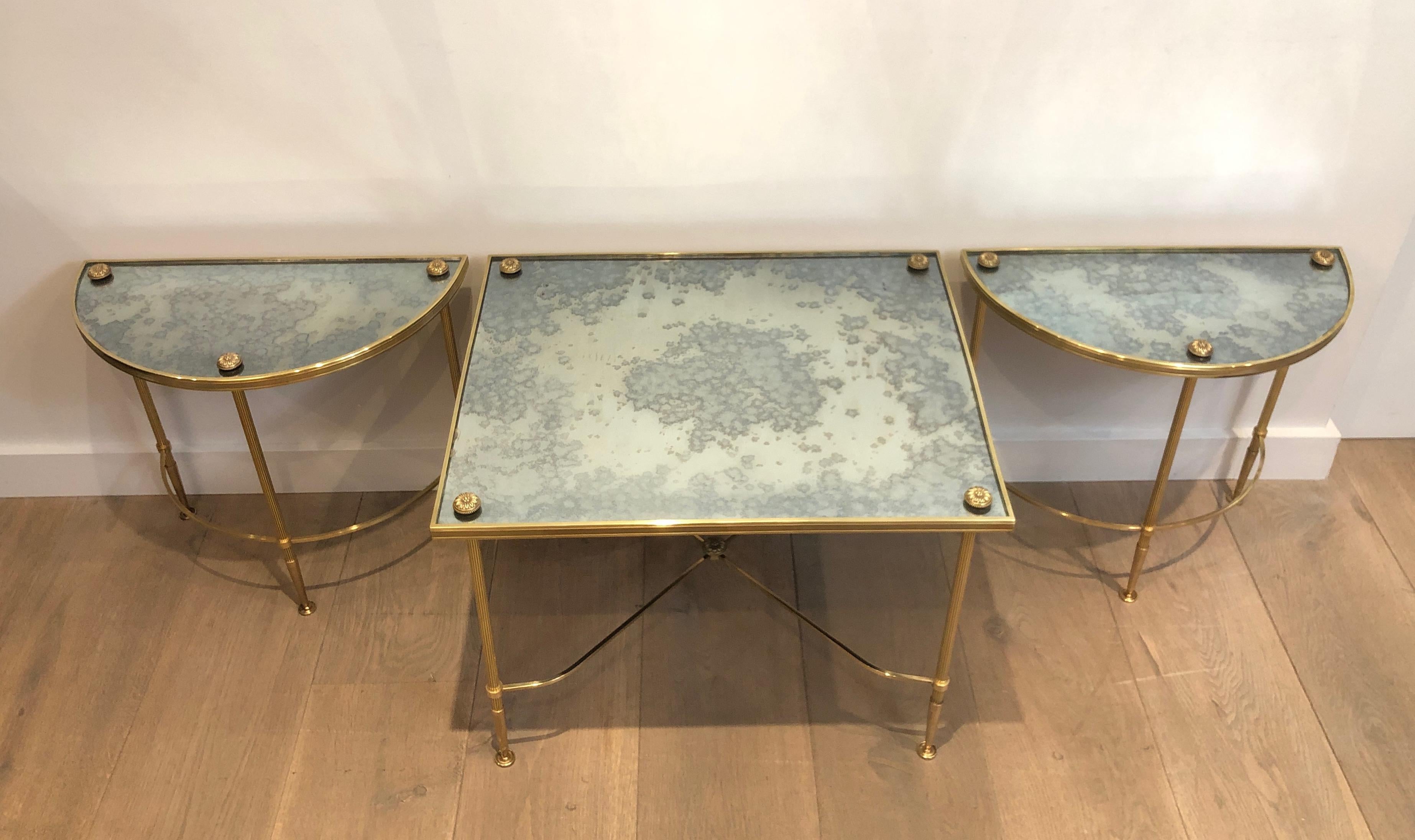 Tripartite Brass Coffee Table with Eglomized Tops by Maison Baguès In Good Condition In Marcq-en-Barœul, Hauts-de-France