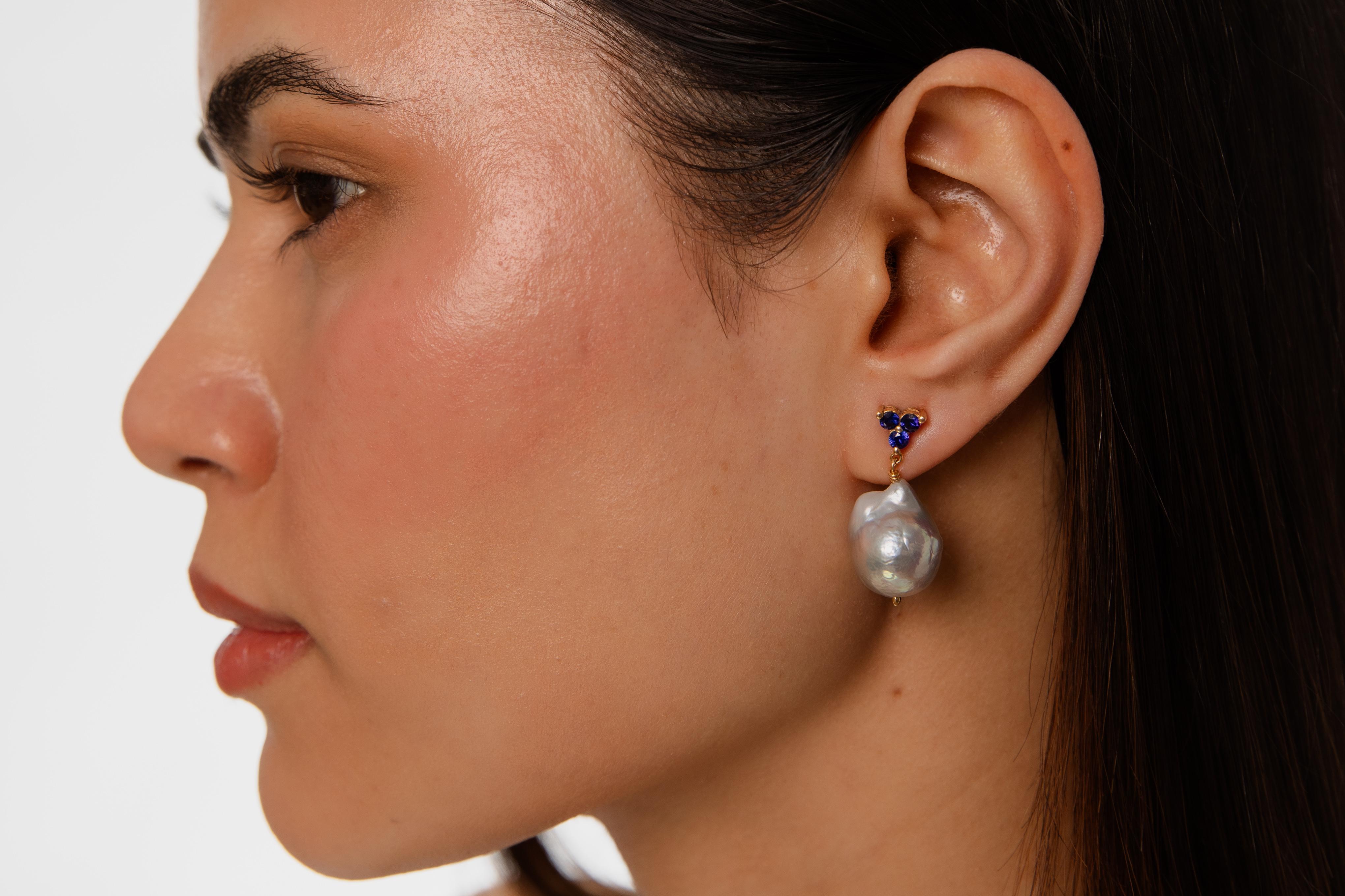 Women's or Men's Triple  3mm round Ceylon Sapphire cluster earring with Grey Baroque Pearl Drop For Sale