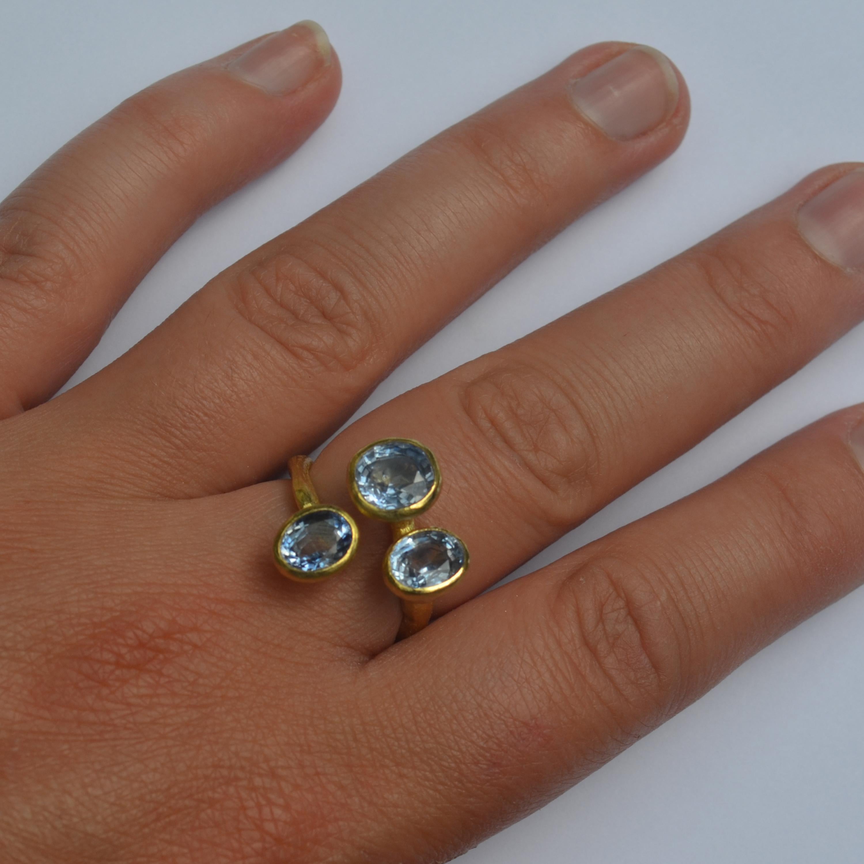 Triple Blue Sapphire 18 Karat Gold Open Ring Handmade by Disa Allsopp In New Condition In London, GB