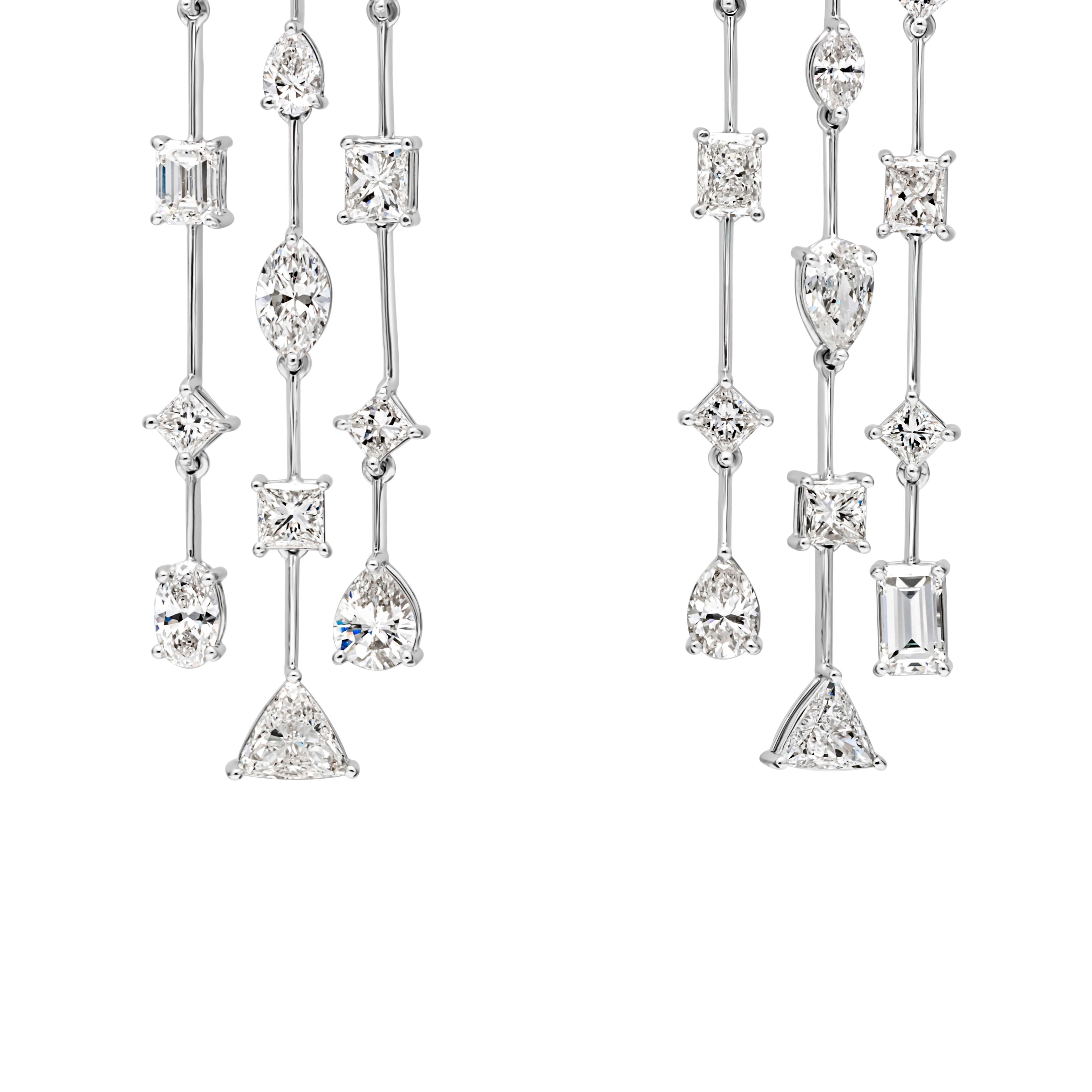 Contemporain Boucles d'oreilles chandelier de 9,15 carats, triple colonne de diamants taillés en fantaisie en vente