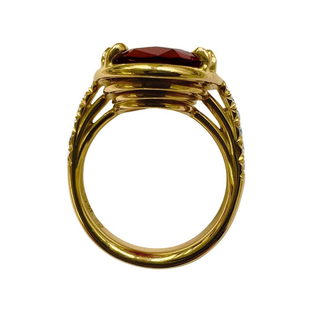 Introducing the epitome of luxury and sophistication – the 18K Yellow Gold Triple Crown Ring from Michael Bondanza Fine Jewelry. Meticulously designed by the visionary Michael Bondanza himself, this exquisite ring is a testament to unparalleled